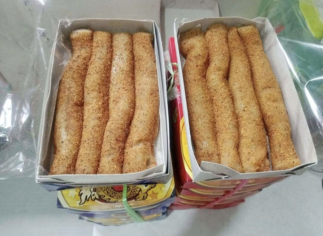 Aka Chinoy Special Tikoy Roll (Category: Other Food & Drinks) located in Manila. Submitted by beatboxpo (Listing ID 1420305125, Image 3). Description: - Aka Chinoy Special Tikoy Roll - Contains 4 elongated tikoy rolls - Each roll coated with ground peanut powder - Cylindrical shape with sweet, sticky filling - Comes in mongo and ube flavor Additional discounts for bulk orders.