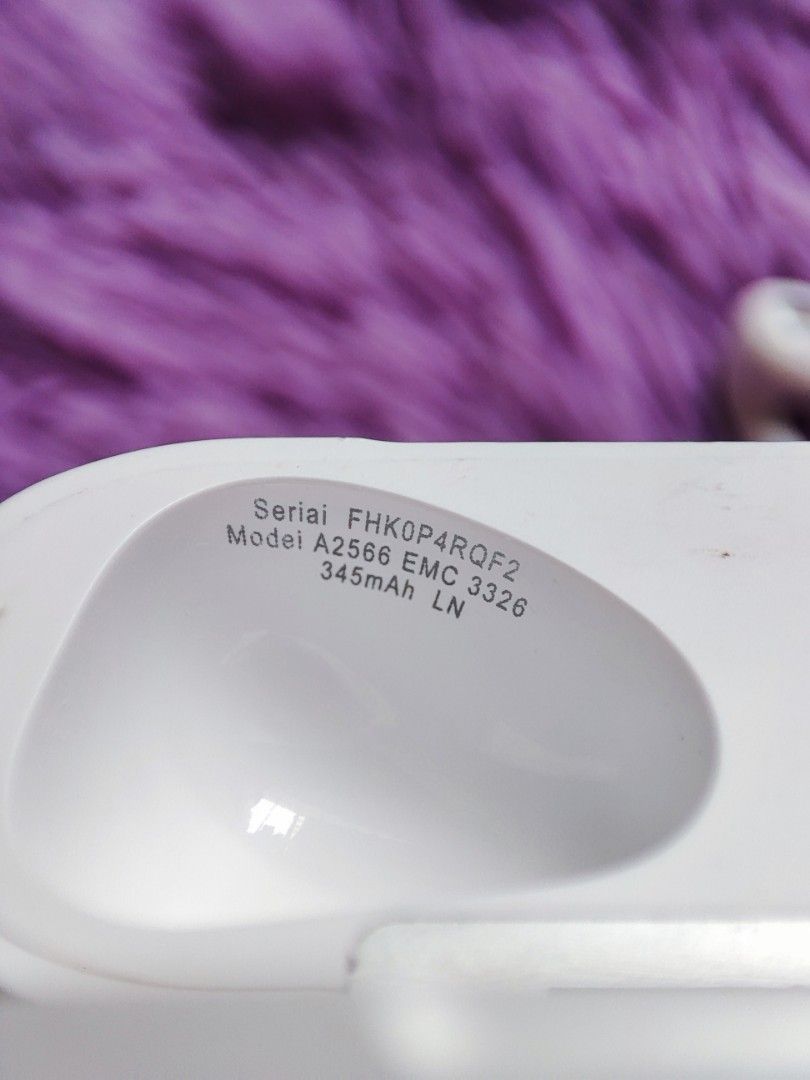 Apple AirPods 3rd Generation (Category: Earphones) located in Pasig City. Submitted by vintage.thrifttph (Listing ID 1420212124, Image 2). Description: Bought it at thrift store andyan na po lahat ng details, no issue maganda sounds. Apple AirPods 3rd Generation with charging case. The serial number is FHK0P4RQF2. The model number of the charging case is A2566, and the model number of the earphones is A2564. The battery capacity of the charging c