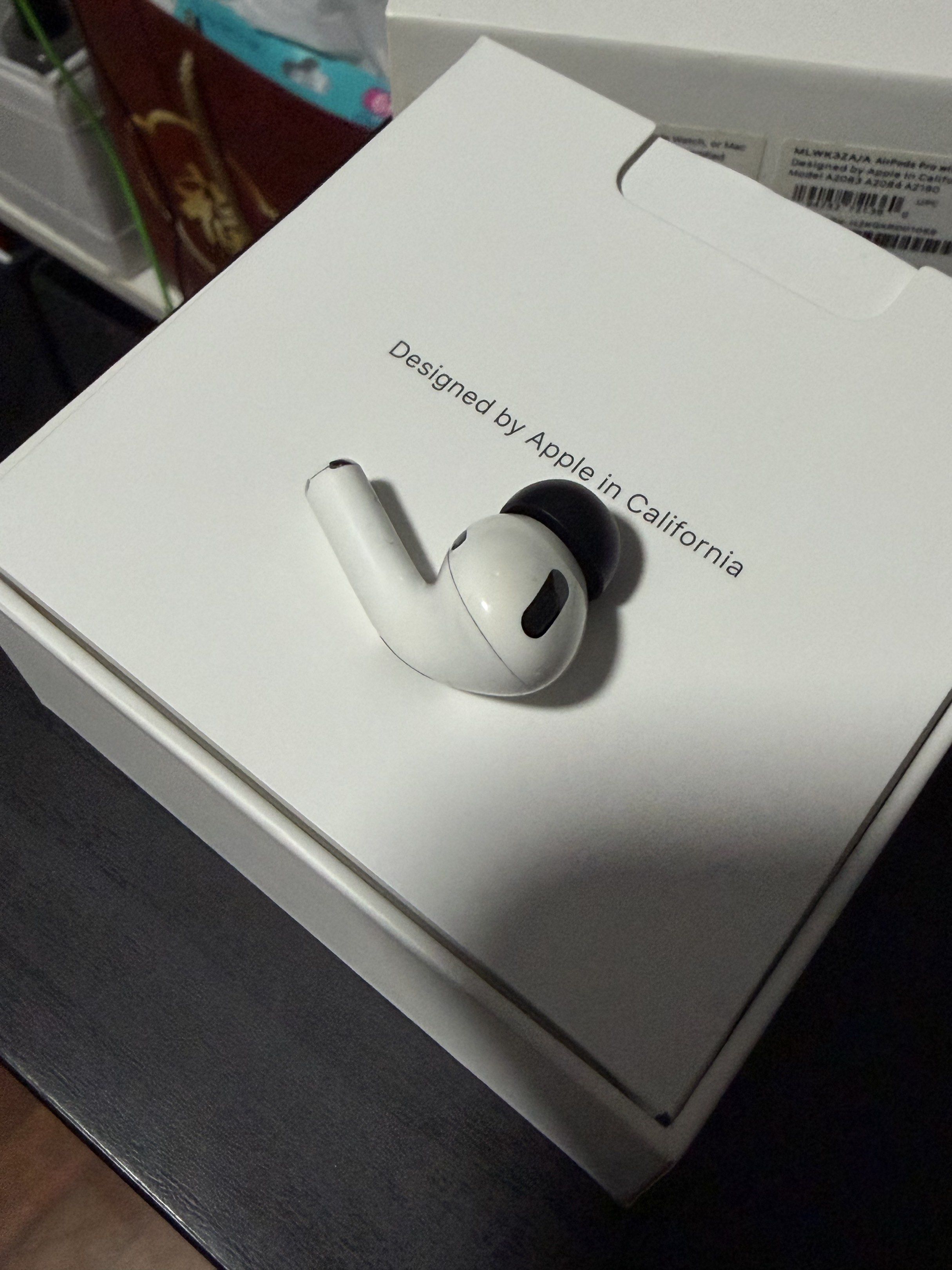 Apple AirPods Pro65561354792961115