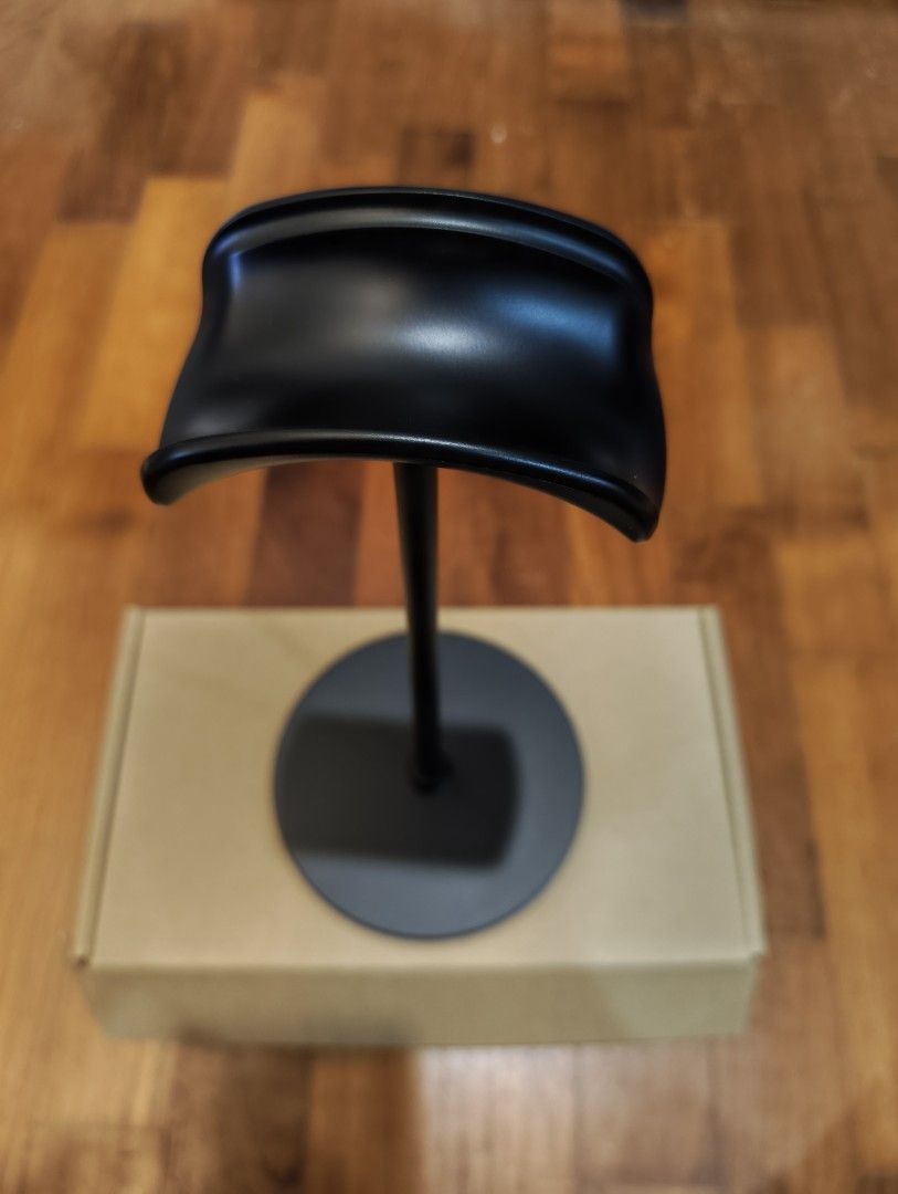 Black Headphone Stand65561104486786111
