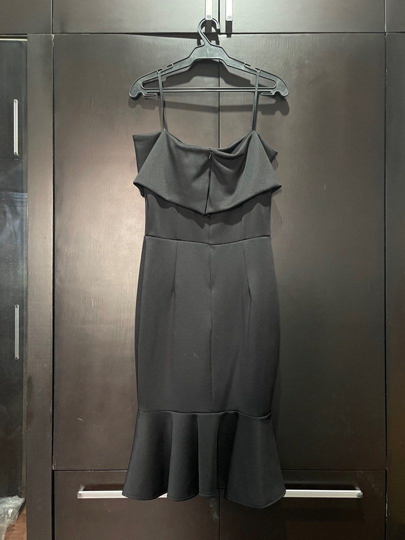 Black Off-Shoulder Cocktail Dress (Category: Dresses) located in Manila. Submitted by andreavilla (Listing ID 1420314356, Image 3). Description: - Elegant black off-shoulder cocktail dress - Fits Size M - Belt not included Can send more photos thru dm 💌 Strictly no returns, no refunds so pls clarify all questions before payment! 🏷️ js prom ball wedding formal dress black tie medium large special occasion.