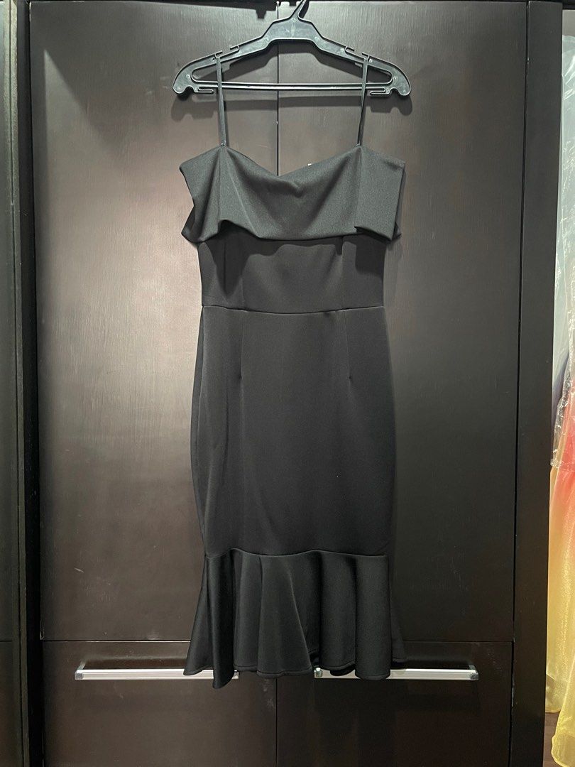 Black Off-Shoulder Cocktail Dress (Category: Dresses) located in Manila. Submitted by andreavilla (Listing ID 1420314356, Image 2). Description: - Elegant black off-shoulder cocktail dress - Fits Size M - Belt not included Can send more photos thru dm 💌 Strictly no returns, no refunds so pls clarify all questions before payment! 🏷️ js prom ball wedding formal dress black tie medium large special occasion.