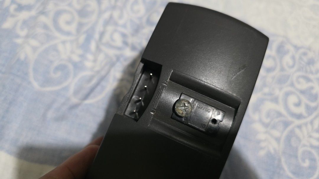 Bose GS321 Speakers and cable (Category: Soundbars, Speakers & Amplifiers) located in San Miguel. Submitted by rrshopstore (Listing ID 1420254218, Image 3). Description: - Pair of Bose speakers - Black color - Unique angled design - Includes power cable - Includes cable with VGA connector.