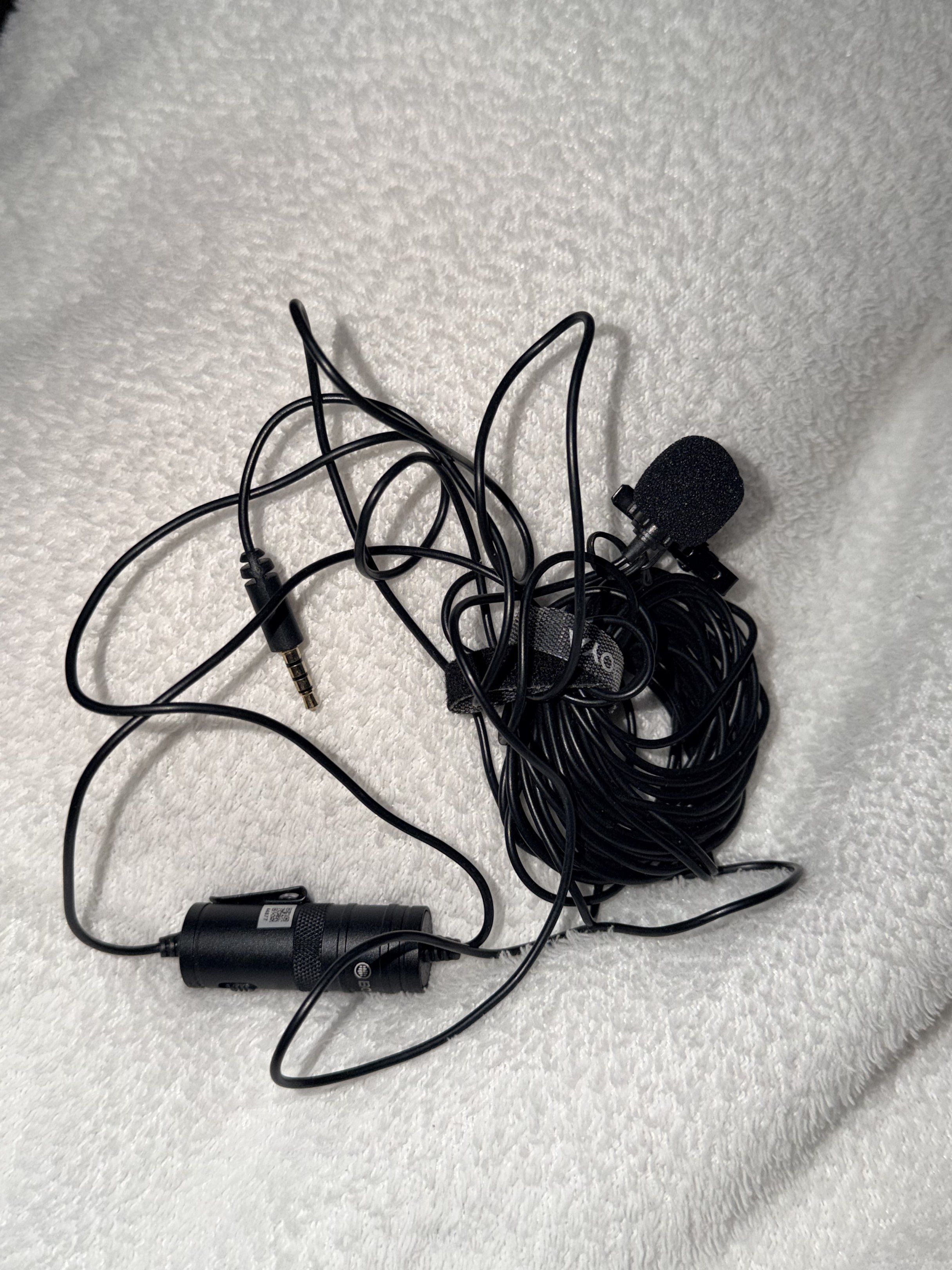 BOYA BY-M1 Lavalier Microphone (Category: Microphones) located in Marikina City. Submitted by weheartitwearit (Listing ID 1420194888, Image 2). Description: Used a few times in late 2022 only at the office for online meetings Rfs: di na nagamit since nagwfh nung 2023 What you see is what you get except the pouch, dko na makita 📌 READ FIRST: Lalamove Transaction Rules To ensure safe and honest transactions, please follow these instructions carefu