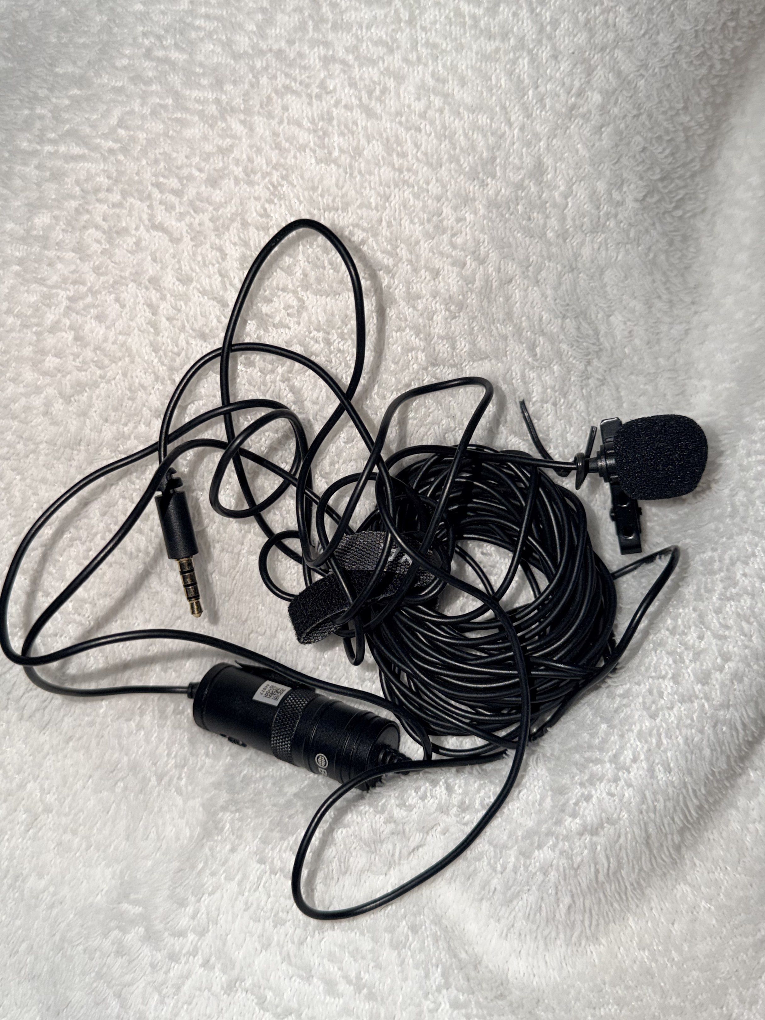 BOYA BY-M1 Lavalier Microphone (Category: Microphones) located in Marikina City. Submitted by weheartitwearit (Listing ID 1420194888, Image 1). Description: Used a few times in late 2022 only at the office for online meetings Rfs: di na nagamit since nagwfh nung 2023 What you see is what you get except the pouch, dko na makita 📌 READ FIRST: Lalamove Transaction Rules To ensure safe and honest transactions, please follow these instructions carefu