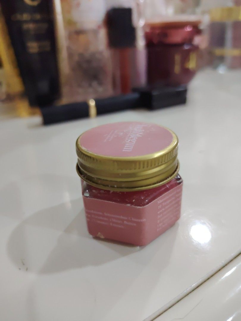 Bubblegum Lip Scrub (Category: Face Care) located in Manila. Submitted by madtb (Listing ID 1420174223, Image 3). Description: - Bubblegum-flavored lip scrub - Comes in a cute pink jar with a gold lid - Pink sugar scrub formula - Gently used.