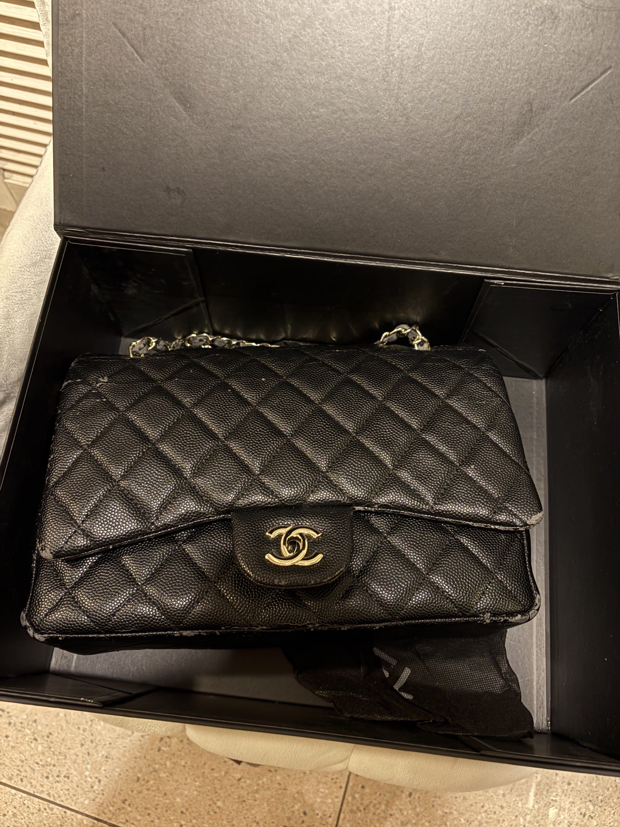 Caviar Chanel Bag (Category: Luxury Bags & Wallets) located in Manila. Submitted by clarrizeb. (Listing ID 1420186129, Image 2). Description: .