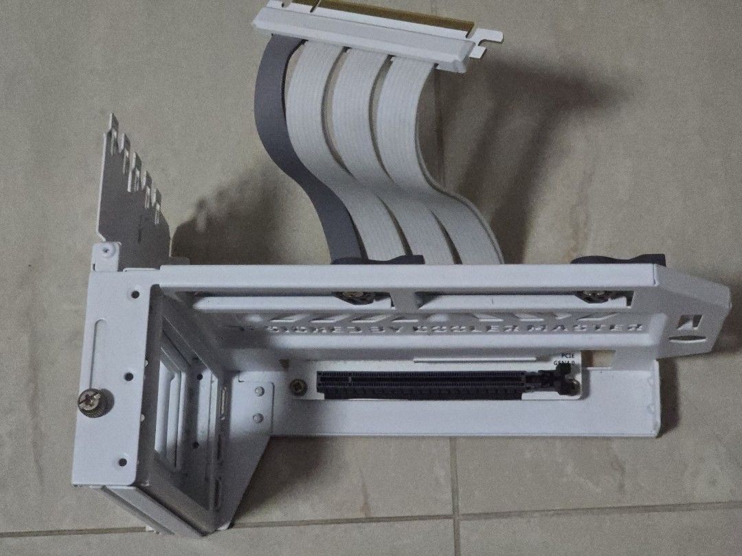Cooler Master Vertical Graphics Card Holder Kit V3 White461648762106040321
