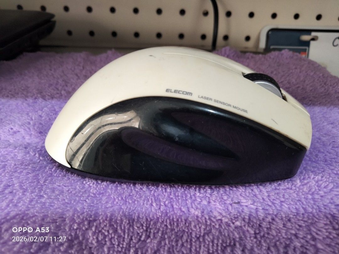 ELECOM Laser Sensor Mouse M-S116L (as-is) untested (Category: Mouse & Mousepads) located in Carmona. Submitted by rpute (Listing ID 1420183616, Image 3). Description: - ELECOM M-S116L Laser Mouse - Color: White and Black - Includes USB receiver - Requires 1 x Battery (not included) - Features: - Scroll Wheel - Side Buttons - On/Off Switch.