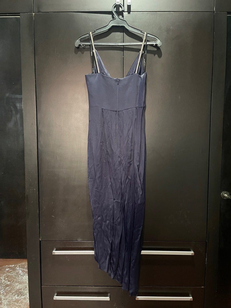 Ever New Navy Blue Maxi Dress (Category: Evening dresses & gowns) located in Manila. Submitted by andreavilla (Listing ID 1420330218, Image 3). Description: - Ever New navy blue silk dress with slit - US Size 6, fits size M - Worn once to a wedding Can send more photos thru dm 💌 Strictly no returns, no refunds so pls clarify all questions before payment! 🏷️ long evening gown js prom ball wedding formal dress black tie medium large special occas