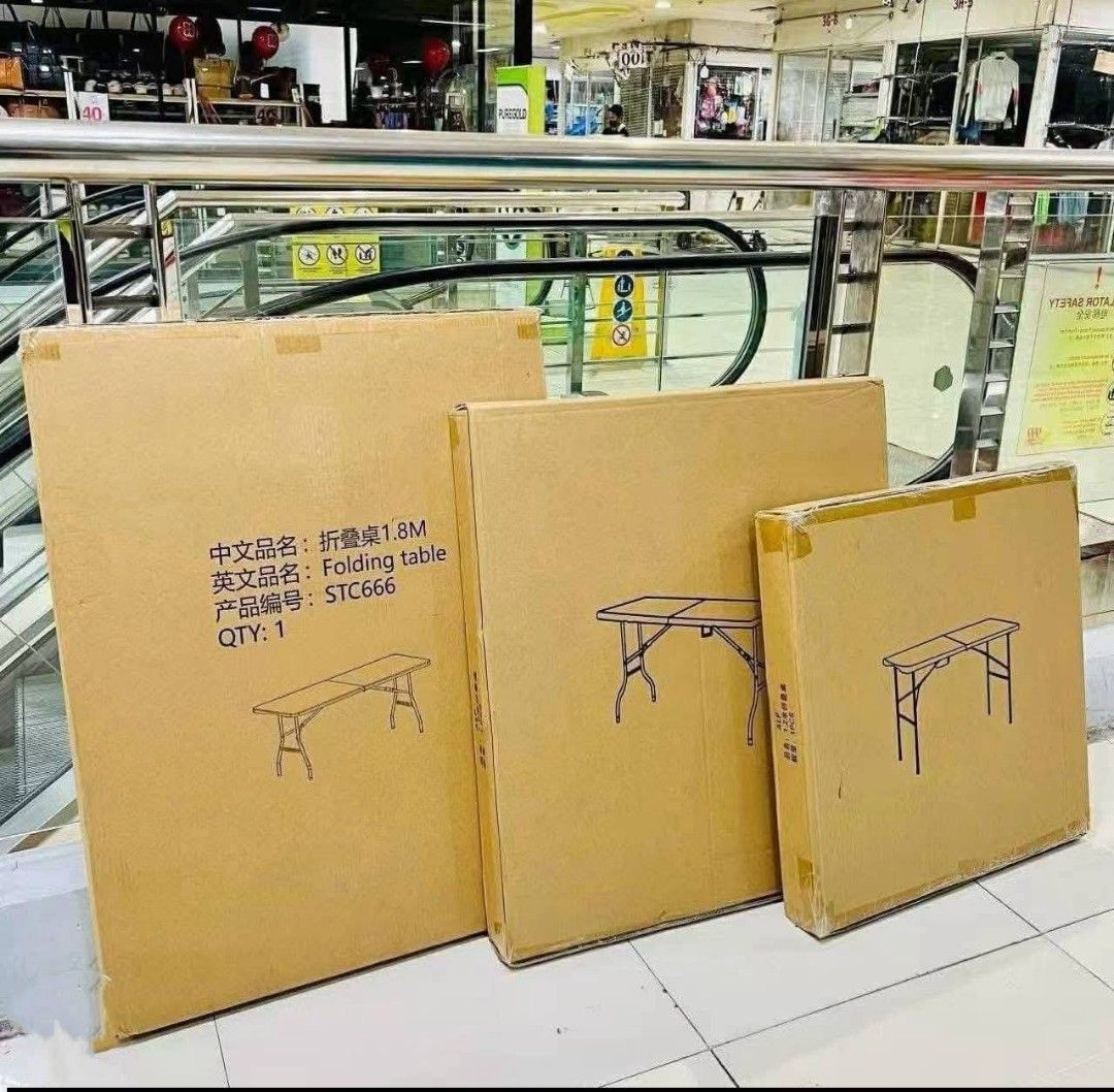 Folding Table 4ft/5ft/6ft (Category: Tables & Sets) located in Manila. Submitted by yzlshop (Listing ID 1420304794, Image 1). Description: - Available sizes: 4ft, 5ft, and 6ft - Color: White - Brand new, in boxes - Model number: STC666 - Boxes feature table drawings and Chinese characters 4ft 1550 5ft 1750 6ft 1950.