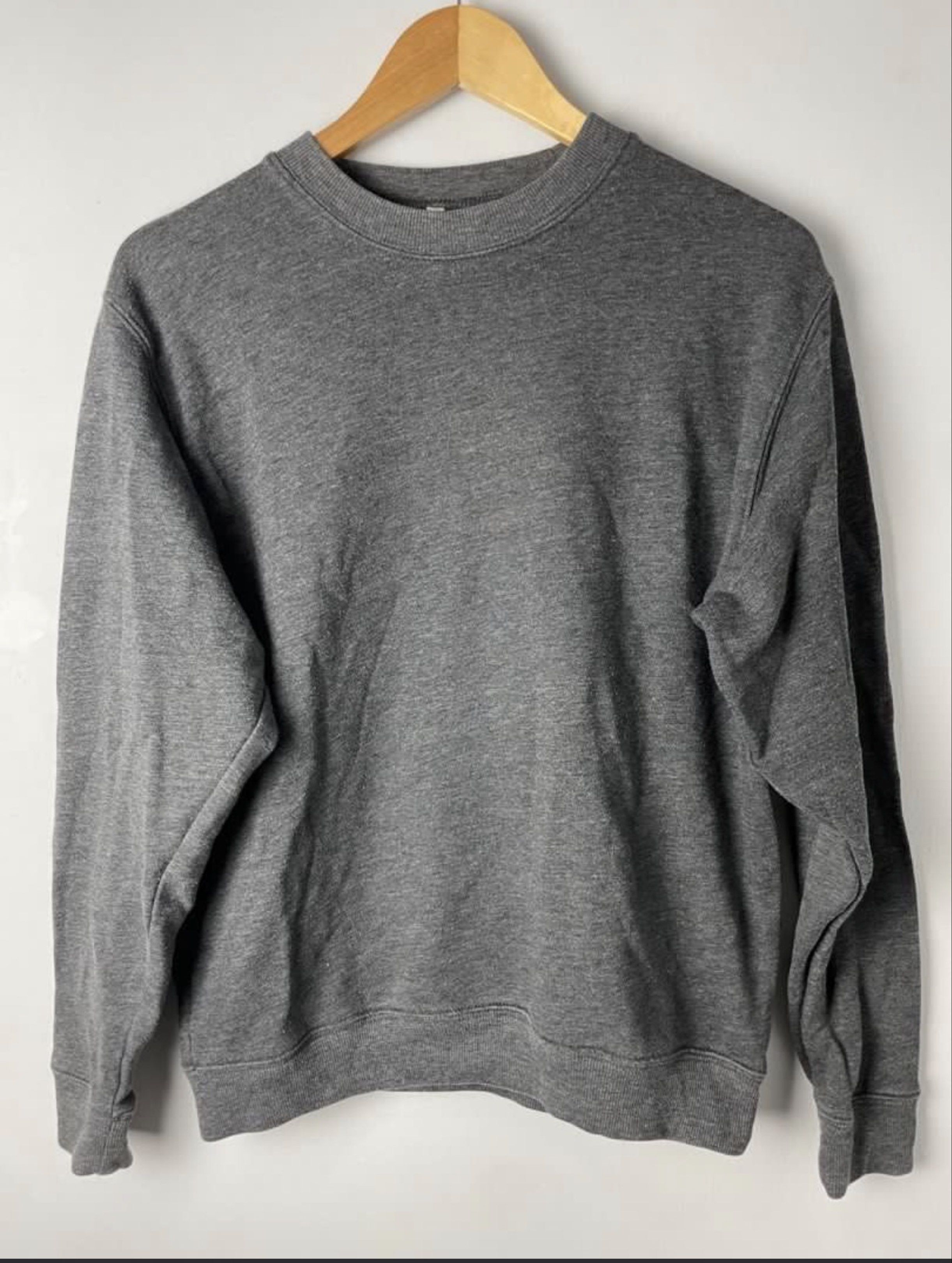 Gray Sweater (Category: Coats, Jackets and Outerwear) located in Makati City. Submitted by uspence (Listing ID 1420263228, Image 3). Description: Large on tag Dimes: 25 L x 22” W sleeve length 24” (from shoulder) No brand sweater Shipping: j&t, ggx, grab, lalamove.