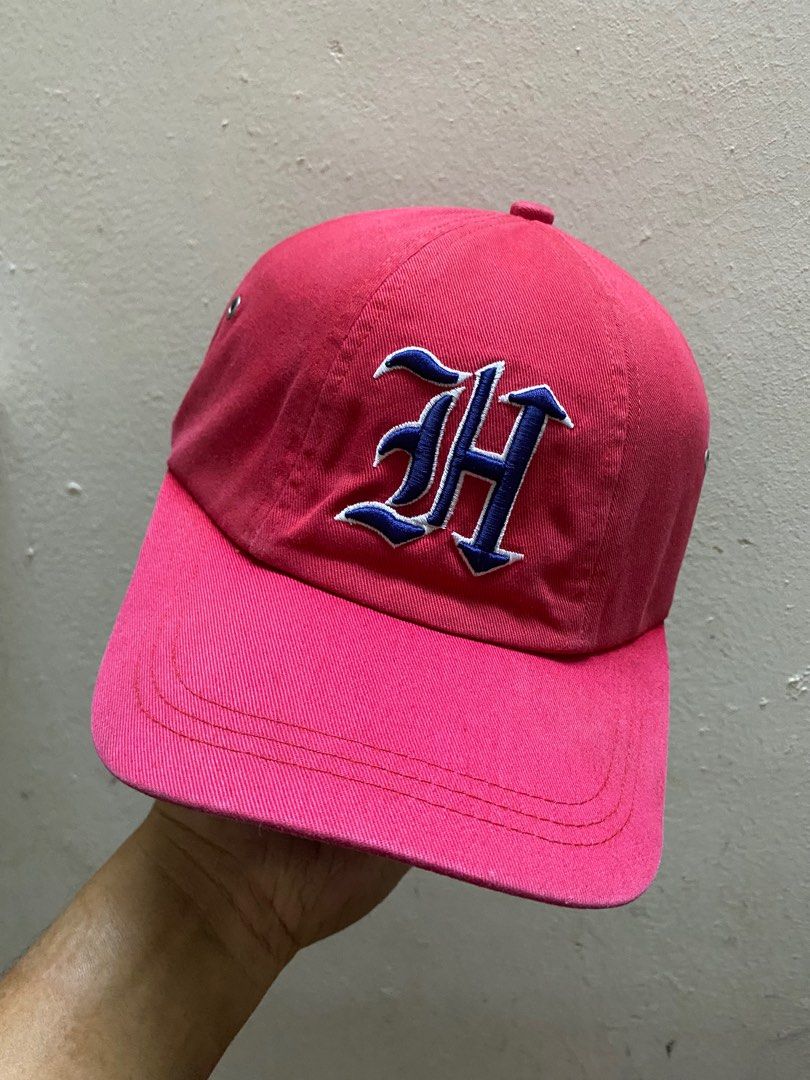 Hackett baseball cap (Category: Cap & Hats) located in Kuala Lumpur. Submitted by rippednrecyle (Listing ID 1420337521, Image 1). Description: Hackett baseball cap Adjustable clip OSFA Curve Brim Condition 8/10.