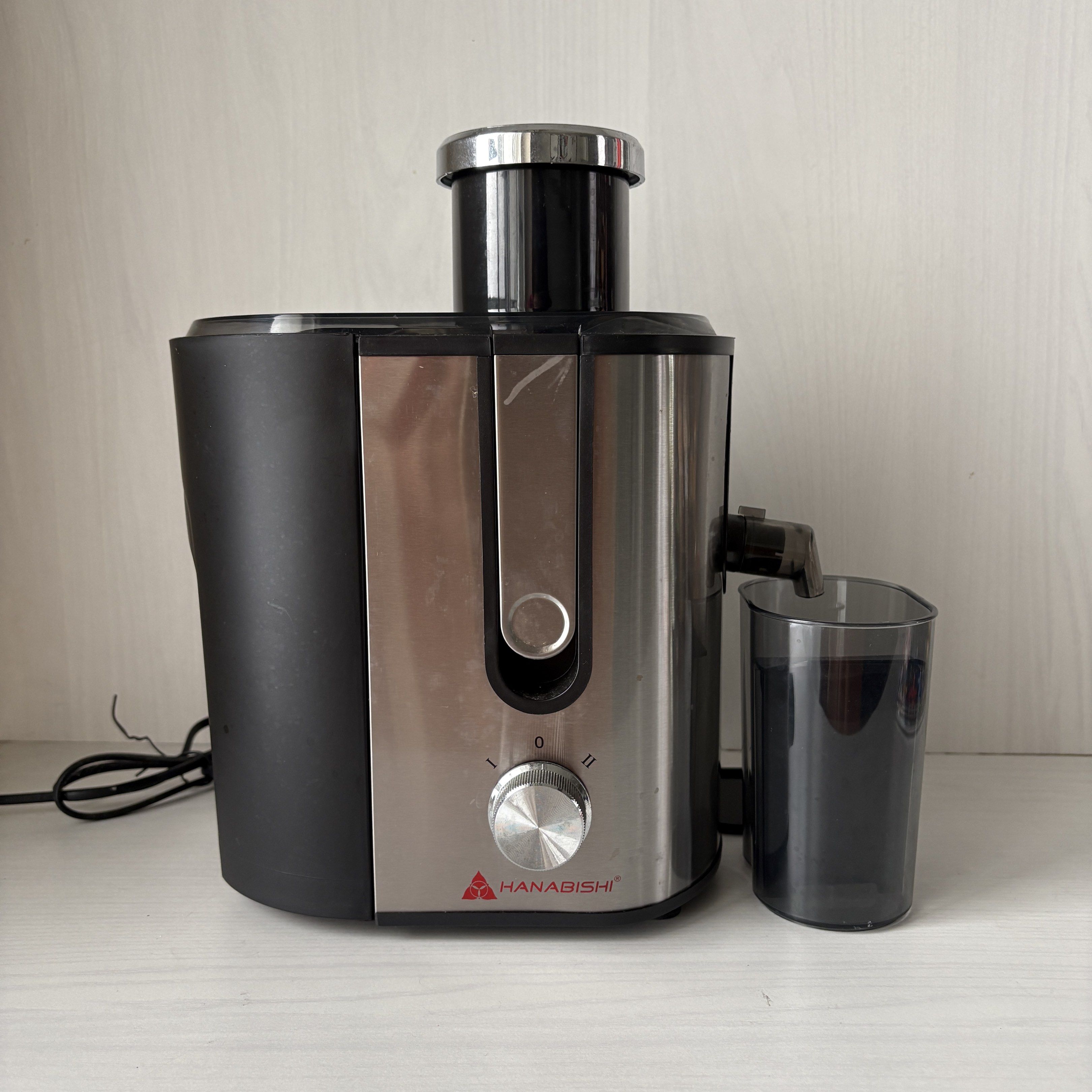 Hanabishi 1.2L Juicer (Category: Juicers, Blenders & Grinders) located in Quezon City. Submitted by a.archive.co (Listing ID 1420239356, Image 1). Description: FOR SALE Hanabishi 1.2L Juicer Extractor with Pulp Container + 500mL Juice Cup Selling for P2750 Features: - 65mm diameter of feeding tube for juicing whole carrot, apple, pear, etc. - Unique detachable parts for easy cleaning and replacement - 2-speed control sections - Percentage of juic