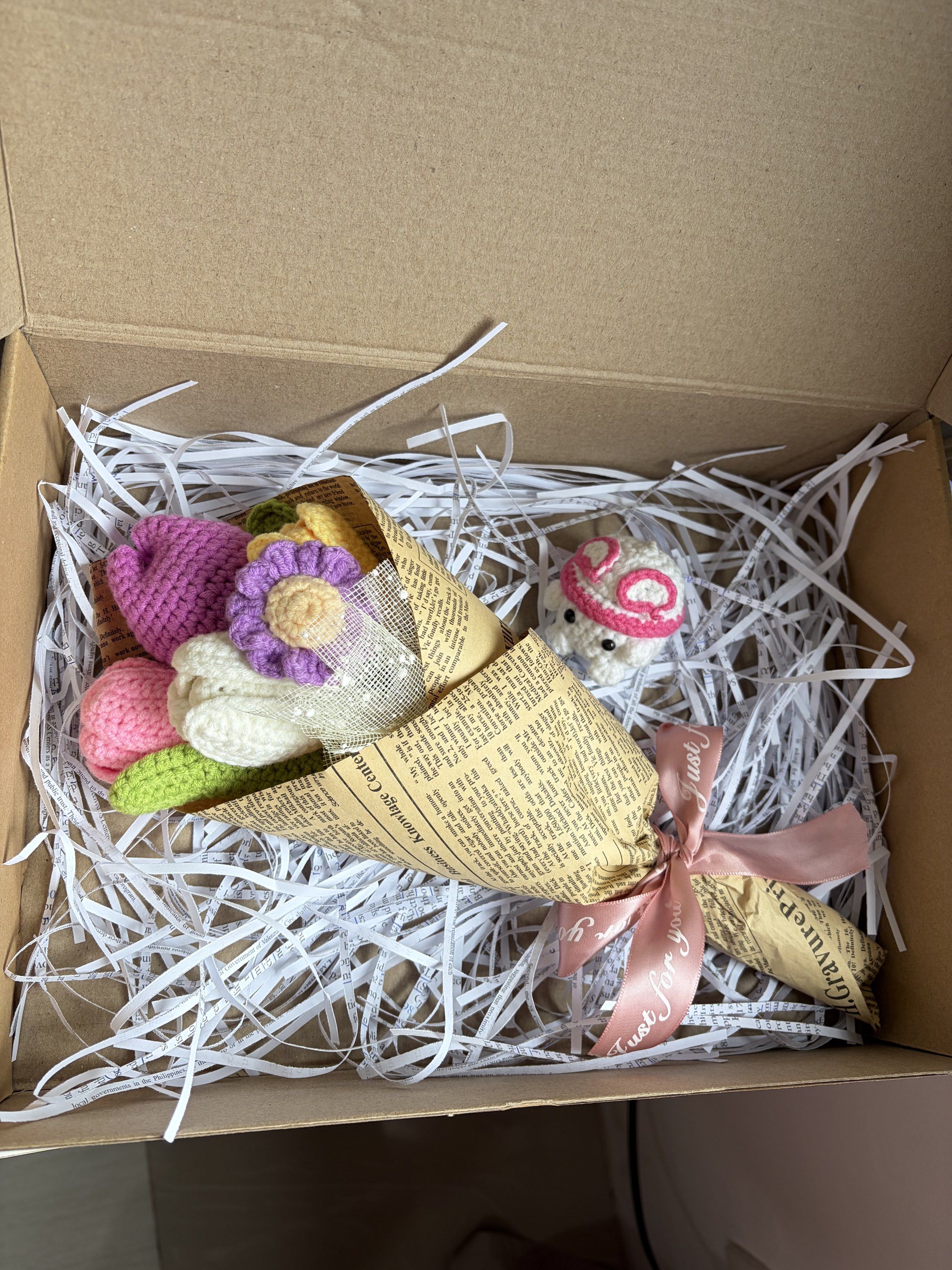 Handmade Crochet Flower Bouquet with box (Category: Flowers & Bouquets) located in Quezon City. Submitted by janna_rae (Listing ID 1420233740, Image 2). Description: QUITTING SALE x VALENTINE’s PROMO Inclusions: - 4 tulips, 1 daisy - box.