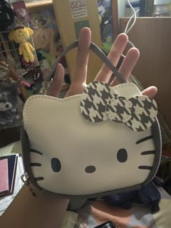 Hello Kitty Brilmy Handbag and Makeup Bag
