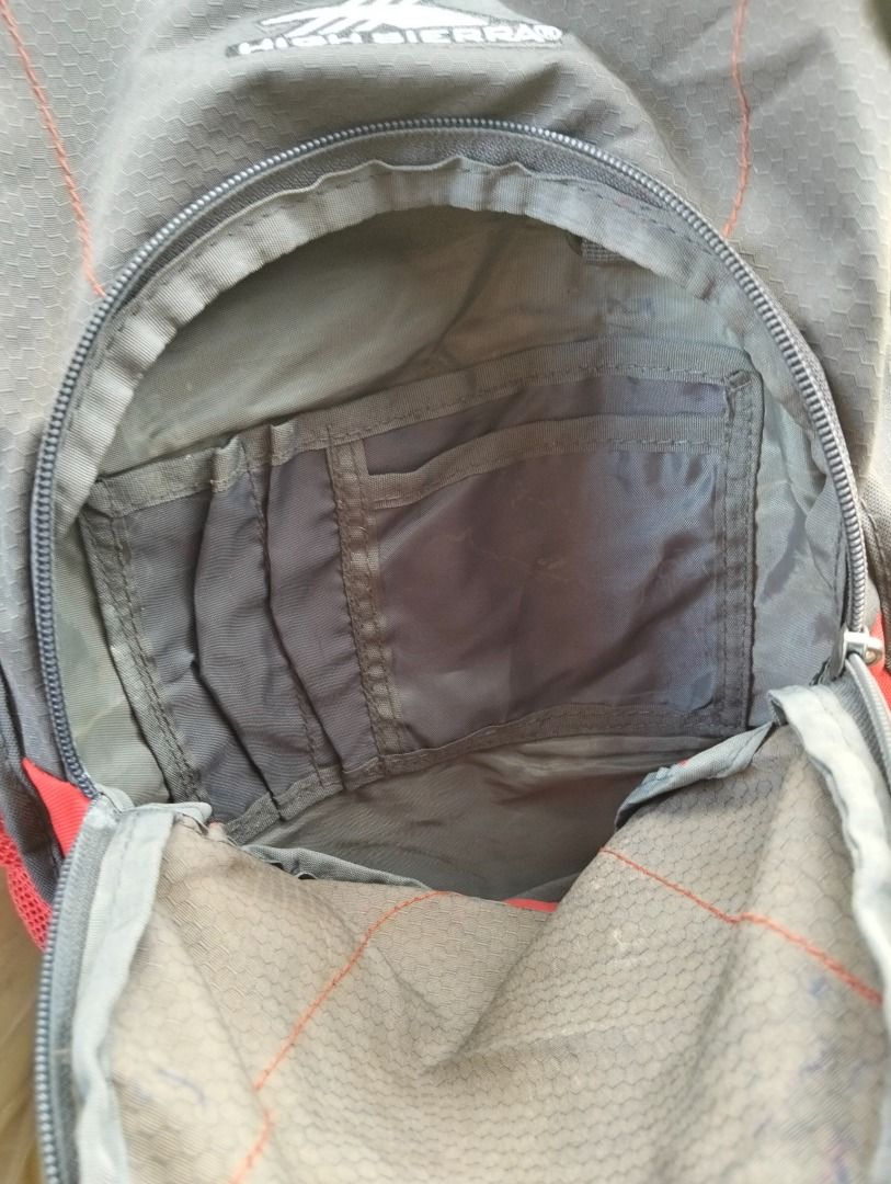 High Sierra Backpack for 180 pesos (Category: Backpacks) located in Bustos. Submitted by rosetp28 (Listing ID 1420324824, Image 3). Description: - High Sierra backpack - Color: Gray and Red - Main compartment - Front pocket with multiple compartments - Padded shoulder straps - Mesh side pocket - Padded back support - Ideal for everyday use.