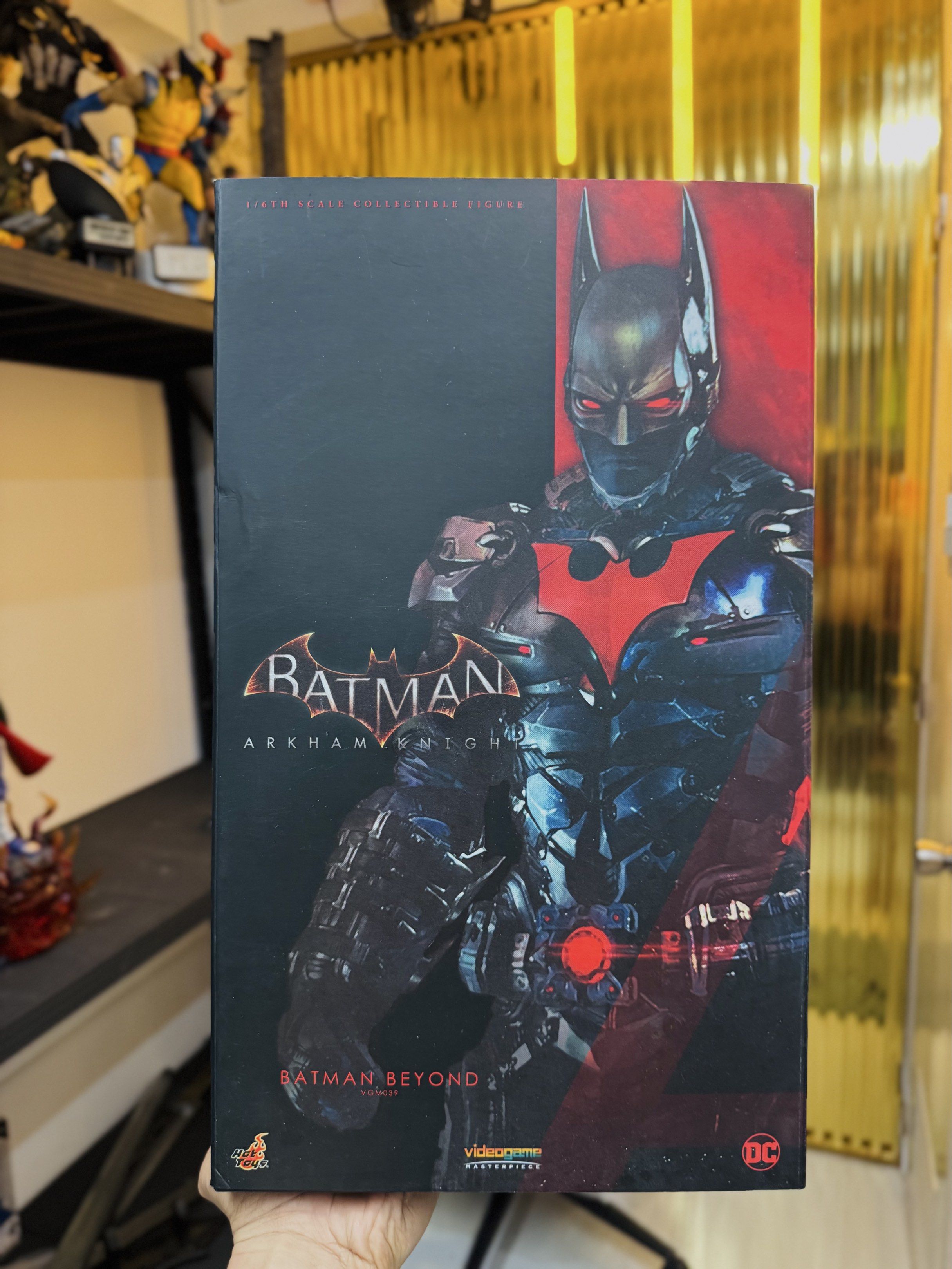 Hot Toys Batman ArkHam Batman beyond (Category: Figurines & Statues) located in Pasay City. Submitted by superman_991 (Listing ID 1420312885, Image 2). Description: Hot toys Batman beyond Arkham Knight Bib no issue Complete Price 10,500 Only Dibs now pay now Location Paranaque Payment Gcash/ Bpi Shipping Lalamove/Lbc Buyers Risk/Fee ‼️Seller is not responsible for: lost, stolen, or damaged packages..