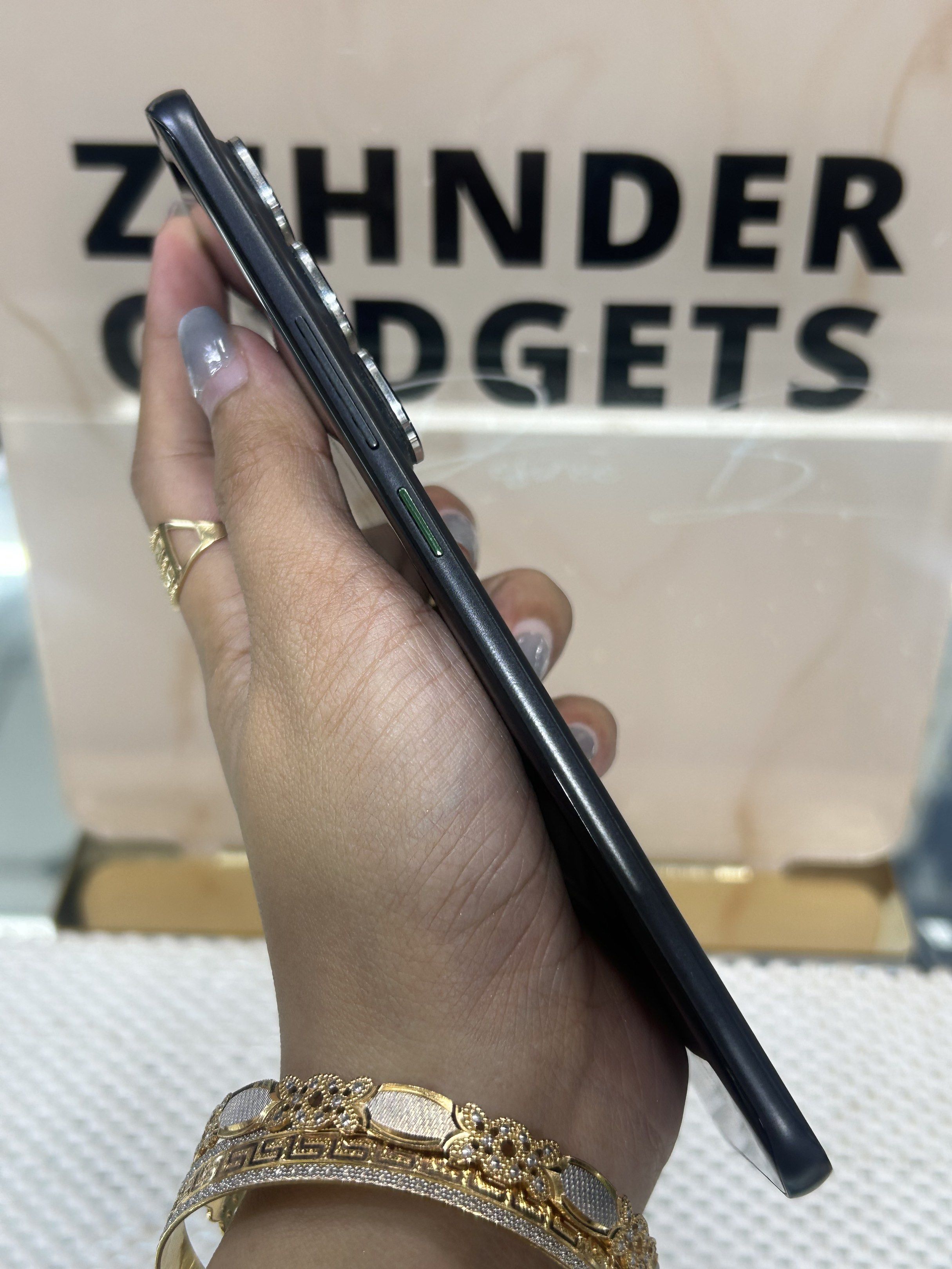 INFINIX HOT 60 PRO PLUS 8/256GB OPENLINE (Category: Android Others) located in San Juan City. Submitted by desireebayal96 (Listing ID 1420170526, Image 3). Description: INFINIX HOT 60 PRO + * 12|256 * DUAL SIM (OPENLINE) * 50MP * 5160mAh * 144Hz * 98% SMOOTH * NO ISSUE * NO HISTORY OF REPAIR * UNIT ONLY OPEN FOR COD SAME DAY DELIVERY PLUS SHIPPING FEE MESSAGE ME DIRECTLY FOR MORE INFO Store located📍2nd floor Vmall Greenhills Shopping Center Than