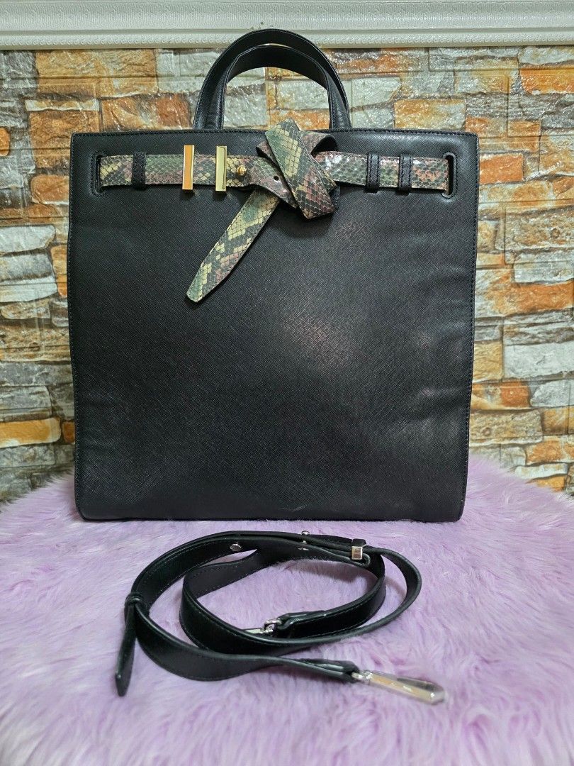 [SALE] Jin Yoo bag (Category: Tote Bags) located in Binan City. Submitted by elli.etcetera (Listing ID 1420218103, Image 2). Description: .
