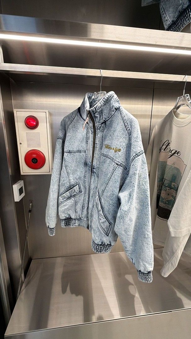 現貨LYFT x Gold's Gym Oversize Denim Jacket, 男裝, 外套及戶外衣服