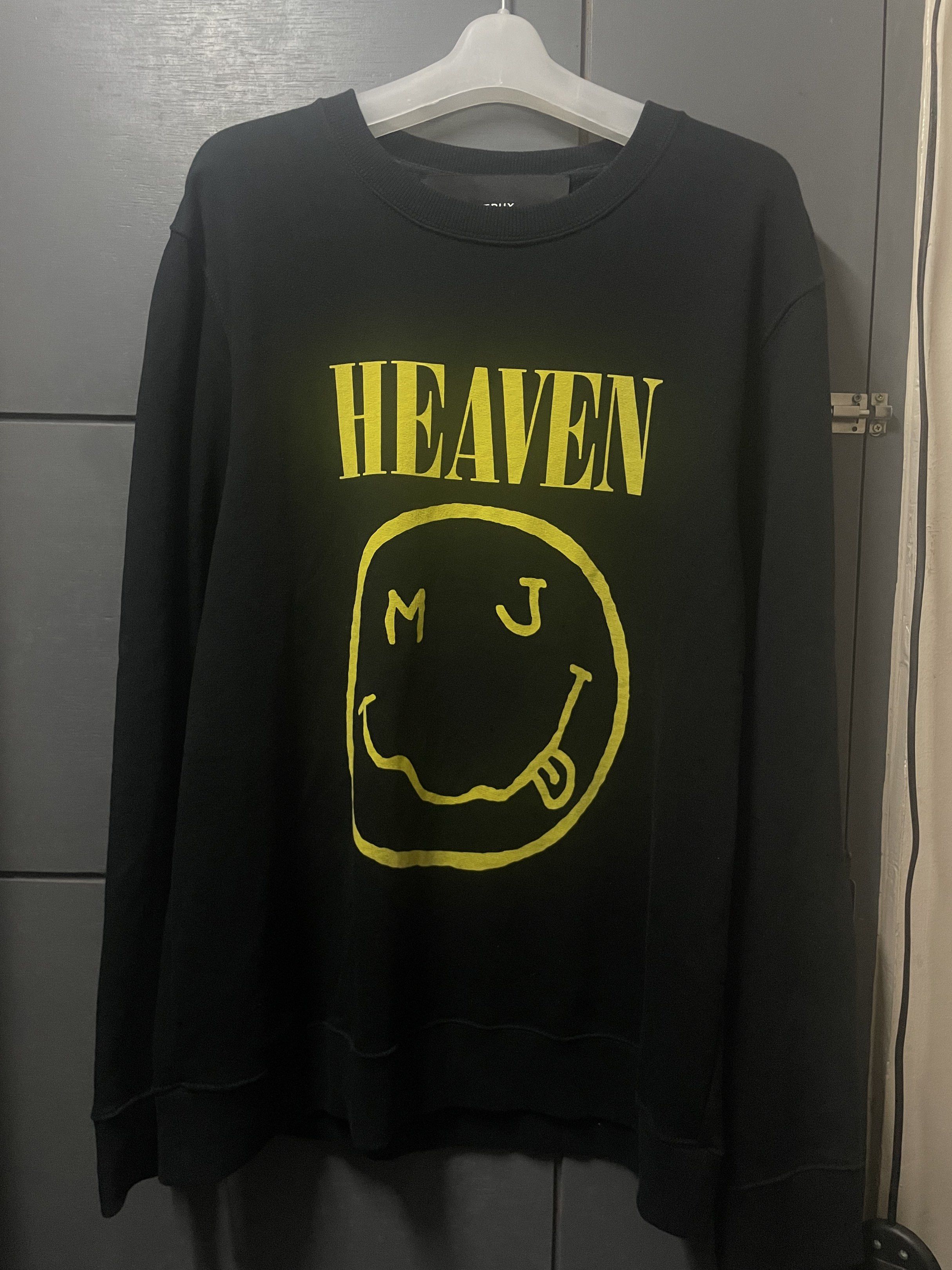 Marc Jacobs Redux Grunge Collection Sweatshirt (Category: Luxury Apparel) located in Quezon City. Submitted by v1b1n (Listing ID 1420340696, Image 1). Description: Marc Jacobs Archive Redux Heaven Crewneck Best Fit: Mens - Medium Womens - Large Please DM .