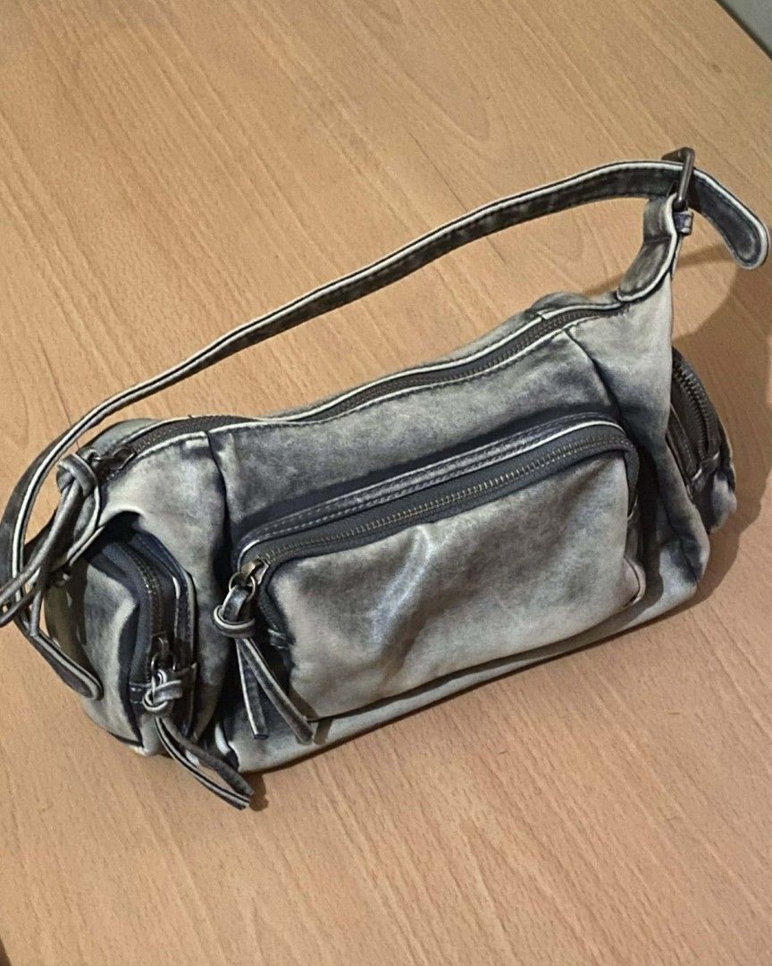 Pocket Cargo 2-way Bag (Category: Shoulder Bags) located in Manila. Submitted by kdclutter (Listing ID 1420293785, Image 1). Description: Moss Stonewash 2-way Bag -Color Green Gray -Shoulder Bag + Crossbody Bag (comes with extra strap) -RFS: Decluttering DM for more deets!!!.