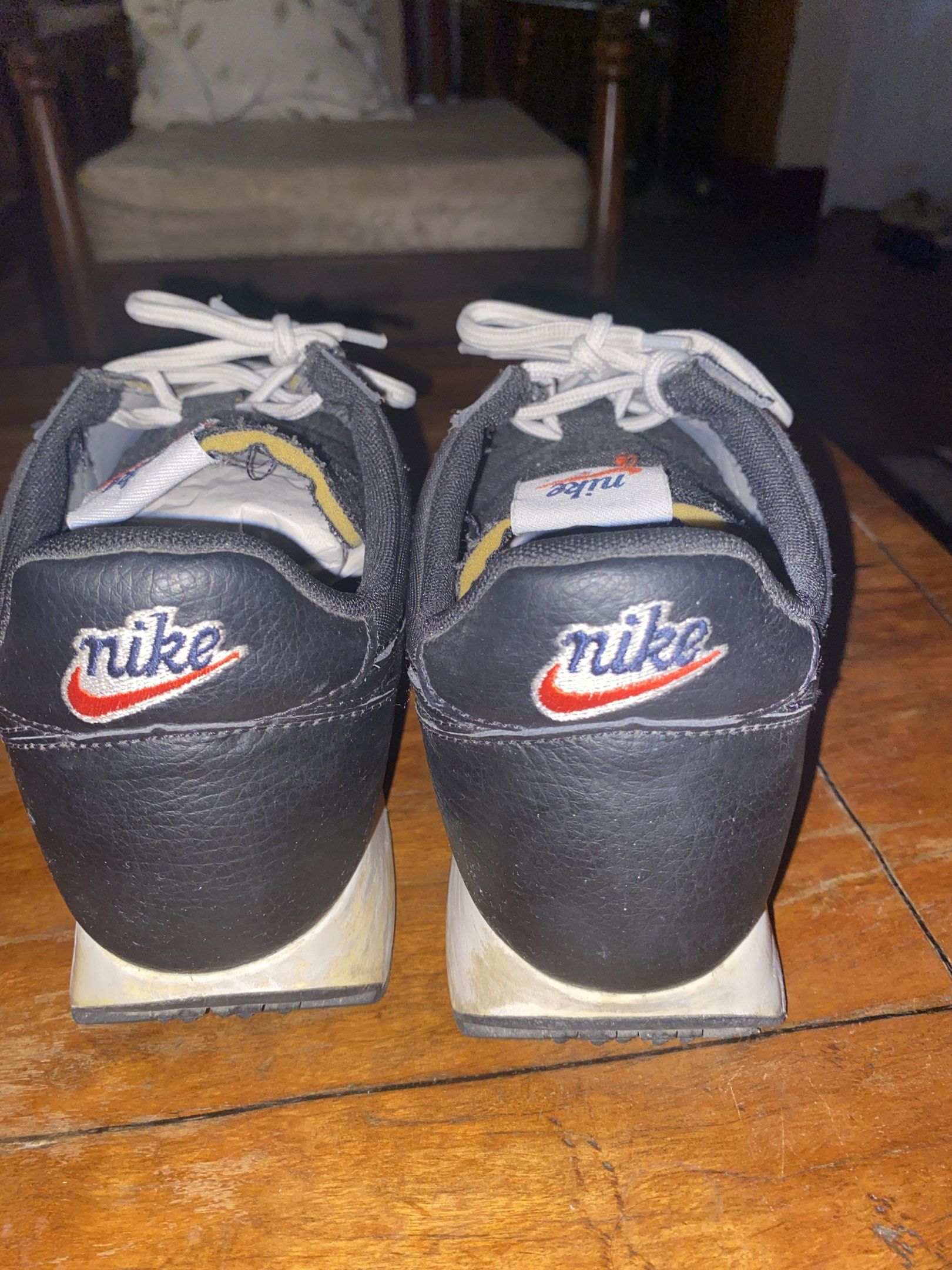 Nike Tailwind 79 SE (Category: Sneakers) located in Manila. Submitted by vision.finds (Listing ID 1420224341, Image 3). Description: (NEGOTIABLE) Nike Tailwind 79 SE Size: 11 US Mens Midsole needs cleaning.