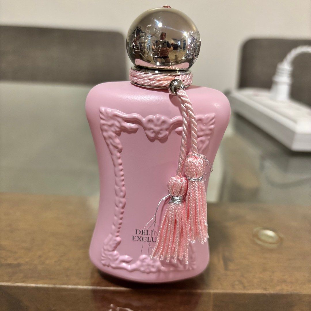 Original De Lina Exclusif 75 ML perfume (Category: Fragrance & Deodorants) located in Manila. Submitted by veemcqc (Listing ID 1415712107, Image 3). Description: RFS- Someone gifted this, not a fan of the scent. Natanggal na yung silver threads sa tassle Price is negotiable .