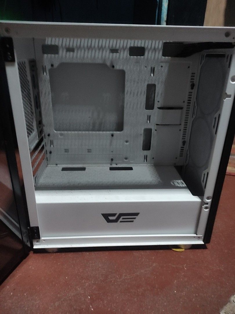 PC Case, RAM, CPU, Fans, HDD, Cooler (Category: Desktops) located in Manila. Submitted by ztianx (Listing ID 1420307081, Image 1). Description: - White and black PC case with glass panel - Intel i7-7700 CPU - T-Force Delta RAM (black and white) - RGB PC fans - 500GB HDD - Cooler Master cooler (black) DARKFLASH M-ATX for only 1100. Issue power nawala na, pwede naman mag replace button ng new sa magiging new owner. INTEL i7 7700gen presyohan nyo, w