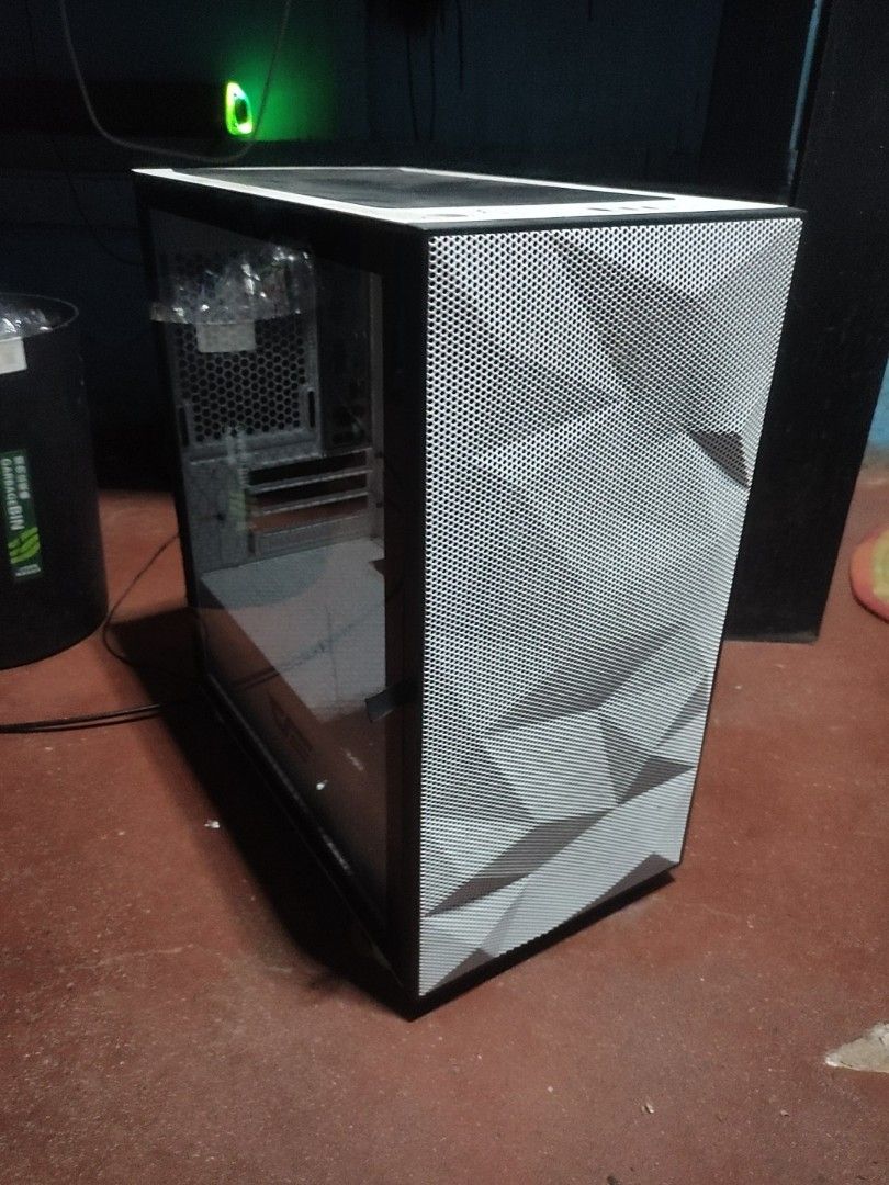 PC Case, RAM, CPU, Fans, HDD, Cooler (Category: Desktops) located in Manila. Submitted by ztianx (Listing ID 1420307081, Image 3). Description: - White and black PC case with glass panel - Intel i7-7700 CPU - T-Force Delta RAM (black and white) - RGB PC fans - 500GB HDD - Cooler Master cooler (black) DARKFLASH M-ATX for only 1100. Issue power nawala na, pwede naman mag replace button ng new sa magiging new owner. INTEL i7 7700gen presyohan nyo, w