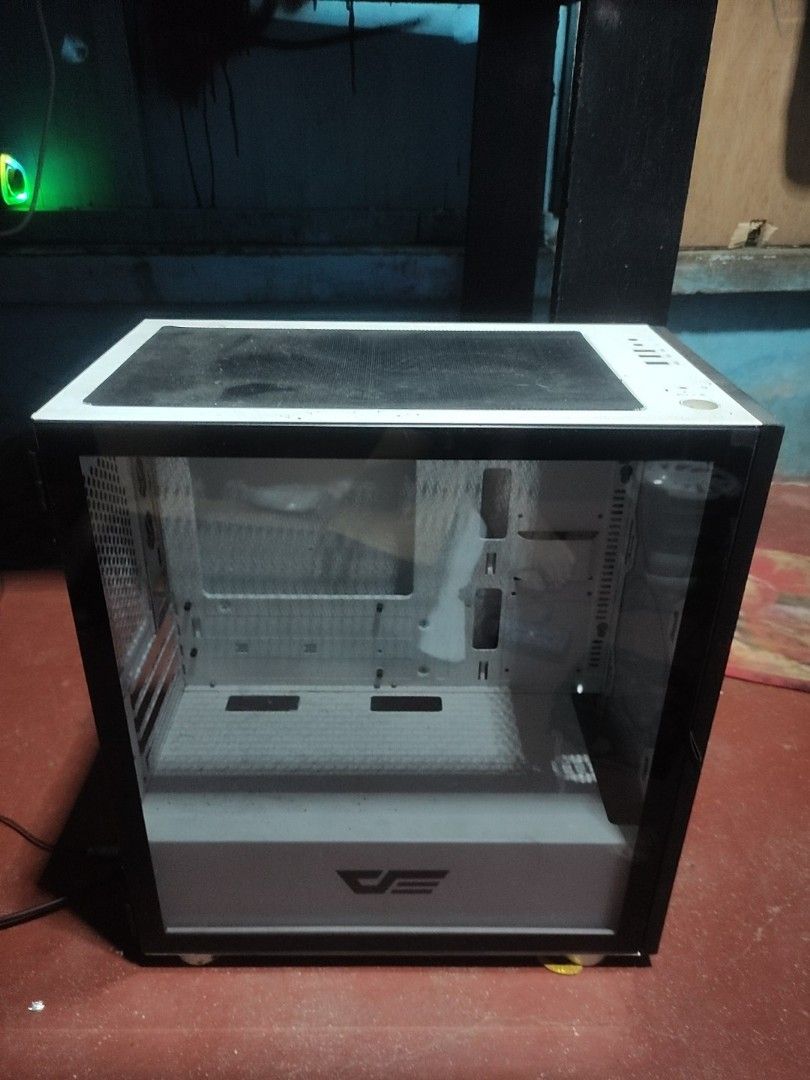 PC Case, RAM, CPU, Fans, HDD, Cooler (Category: Desktops) located in Manila. Submitted by ztianx (Listing ID 1420307081, Image 2). Description: - White and black PC case with glass panel - Intel i7-7700 CPU - T-Force Delta RAM (black and white) - RGB PC fans - 500GB HDD - Cooler Master cooler (black) DARKFLASH M-ATX for only 1100. Issue power nawala na, pwede naman mag replace button ng new sa magiging new owner. INTEL i7 7700gen presyohan nyo, w