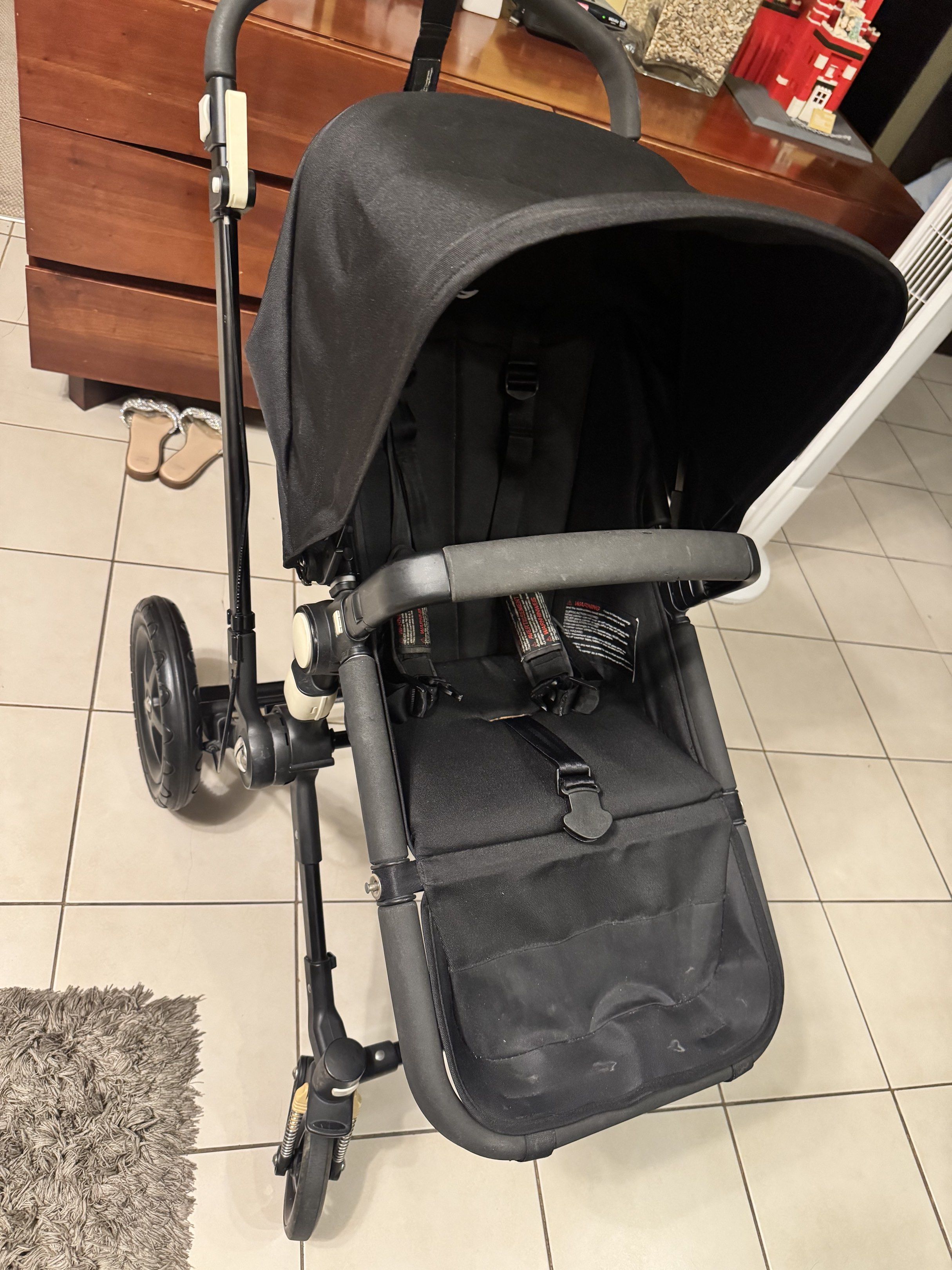 Pre-loved Bugaboo Cameleon Stroller 3 w/tons of Accessories (Category: Strollers) located in Pasig City. Submitted by iammrs.b (Listing ID 1420176100, Image 3). Description: Original Bugaboo Cameleon 3 (Angelina Jolie used the same!) with lots of original accessories! RFS - Not used anymore, cleaning house.
