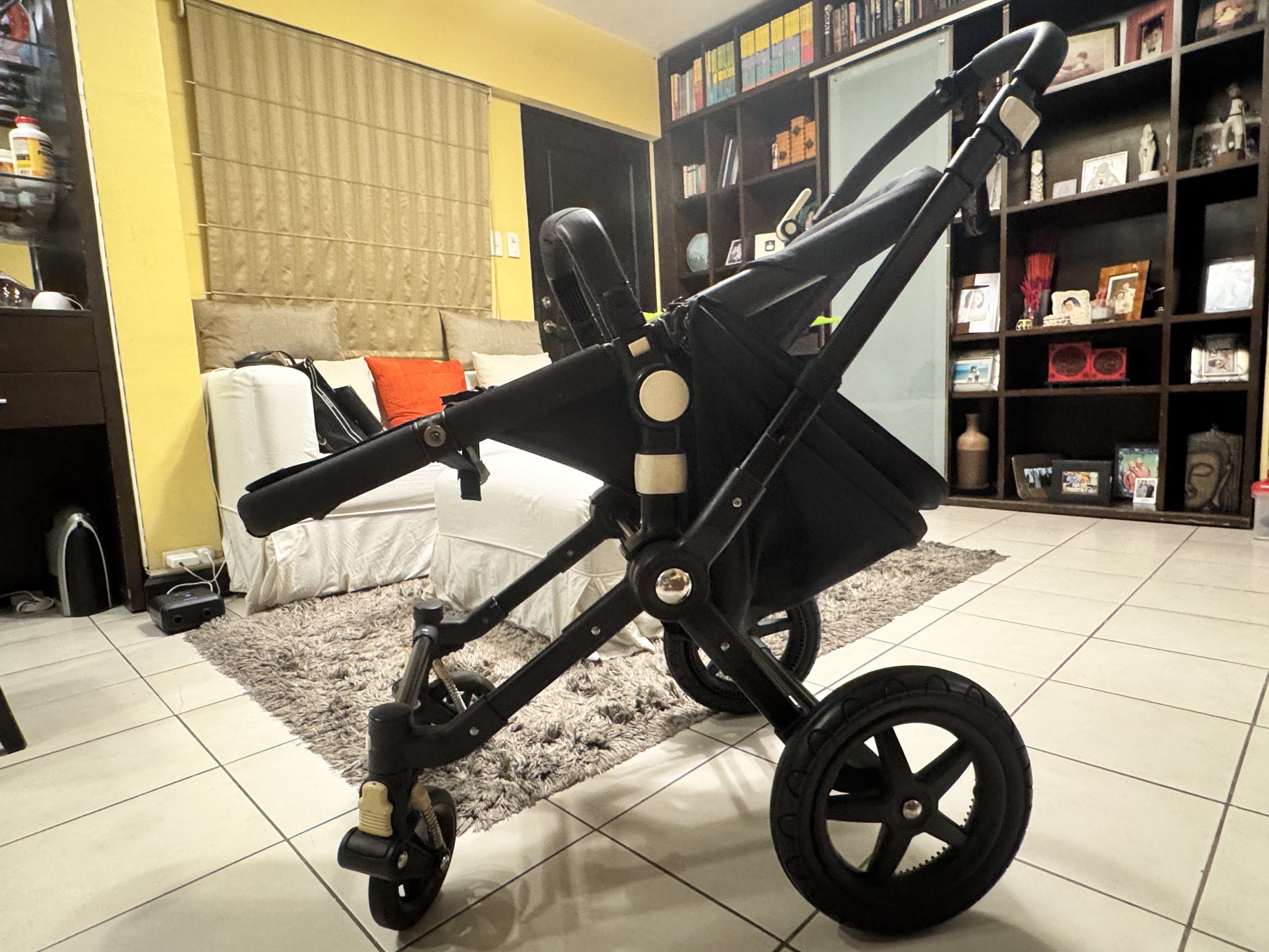 Pre-loved Bugaboo Cameleon Stroller 3 w/tons of Accessories (Category: Strollers) located in Pasig City. Submitted by iammrs.b (Listing ID 1420176100, Image 2). Description: Original Bugaboo Cameleon 3 (Angelina Jolie used the same!) with lots of original accessories! RFS - Not used anymore, cleaning house.