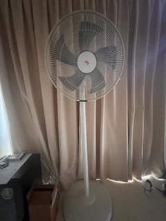 (Category: ) located in . Submitted by ashblush (Listing ID 1420179358, Image 1). Description: .