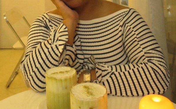 Ribbed B&W Off Shoulder Long Sleeve Ruffle Top (Category: Longsleeves) located in Cebu City. Submitted by addtocarteu (Listing ID 1420220323, Image 3). Description: 💌 so nice irl!! perf for the office/semi formal events 💌 fits med to large frames 💌 rfs: decluttering, need space! 📍cebu city / mandaue city, cebu.