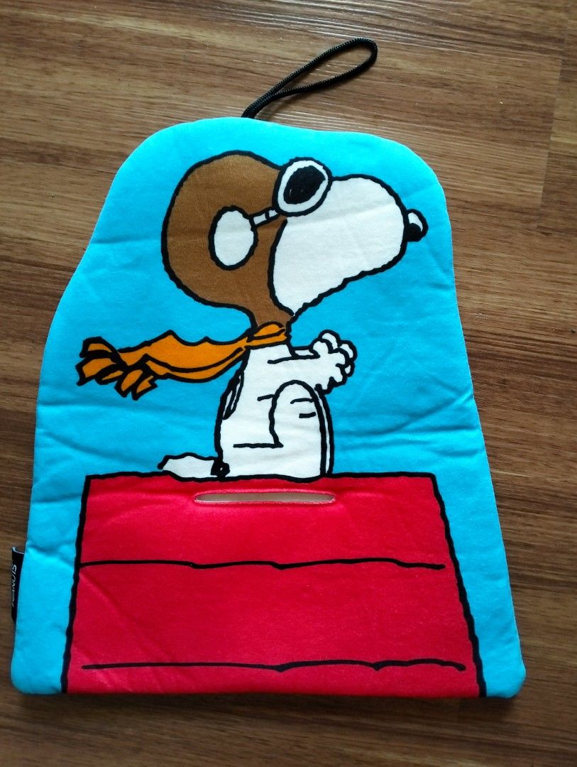 Peanuts Snoopy Plush Tissue Holder (Category: Storage Boxes & Baskets) located in Baguio. Submitted by toys_of_yesteryear (Listing ID 1420313781, Image 1). Description: 📌loc. Baguio 📌Actual photos posted, check all photos before buying. 📌This item is NOT new so manage your expectations 📌Reasonable price posted, lowballers will be ignored / ridiculous offers auto declined. 📌No holds , No reservation 📌MoP: Gcash 📌MoD: J&T - Snoopy Plush Tiss
