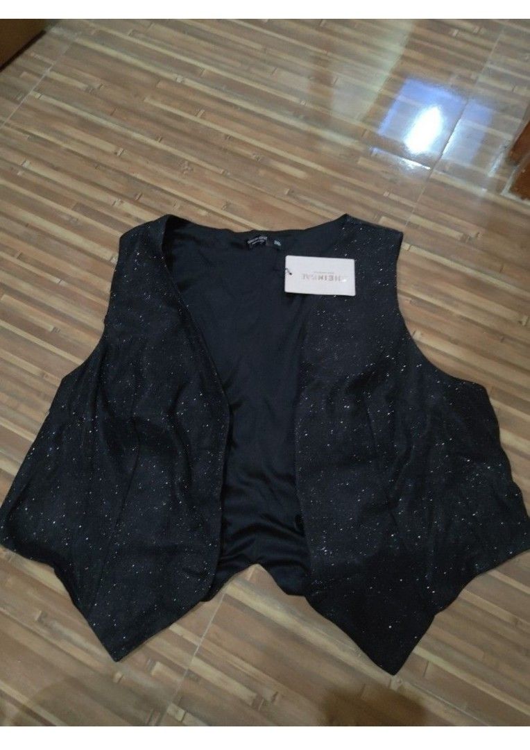 Sparkly sleeveless blazer with matching pants (Category: Jumpsuits) located in Manila. Submitted by masterambrose13 (Listing ID 1412086855, Image 2). Description: Sparkly top and pants worn once, cleaned still has original bag and blazer still has tag.