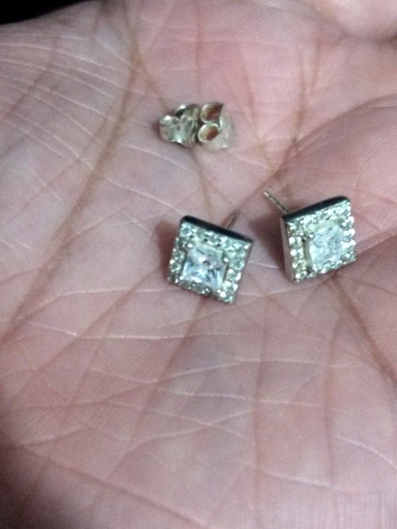 Square Stud Earrings with Crystals (Category: Earrings) located in Imus. Submitted by timelessfindph (Listing ID 1420267584, Image 2). Description: - Square stud earrings - Features a central square crystal, zircon - Surrounded by smaller dias which is diamantitus - Silver - Includes two earring backs in silver - Perfect for adding sparkle per piece only.