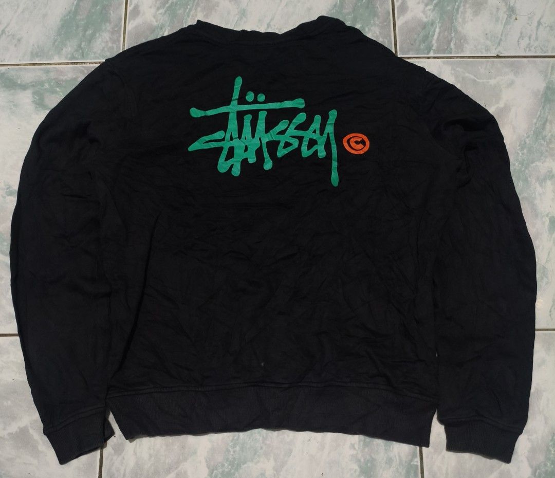 Stussy Spellbound Crewneck Sweatshirt - Black (Category: Coats, Jackets and Outerwear) located in Manila. Submitted by itsyadrip (Listing ID 1420165087, Image 2). Description: - Stussy crewneck sweatshirt - Color: Black - Features green Stussy logo (front and back) - Made in Mexico - Perfect for casual wear and layering.