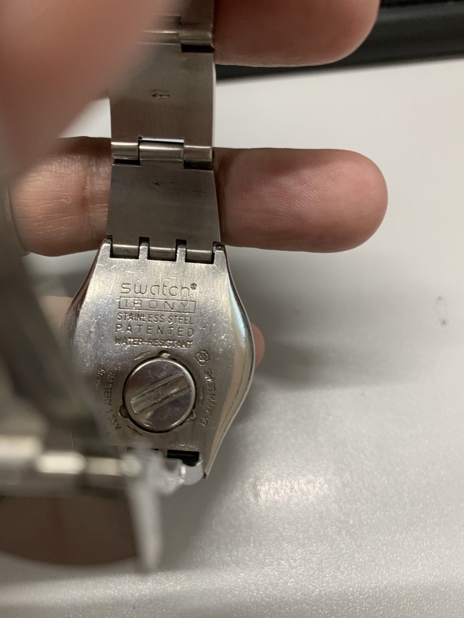 Swatch irony red dial (Category: Men's Watches) located in Paranaque City. Submitted by obin08 (Listing ID 1420237389, Image 2). Description: Swatch irony masikip na. no extra bracelet..