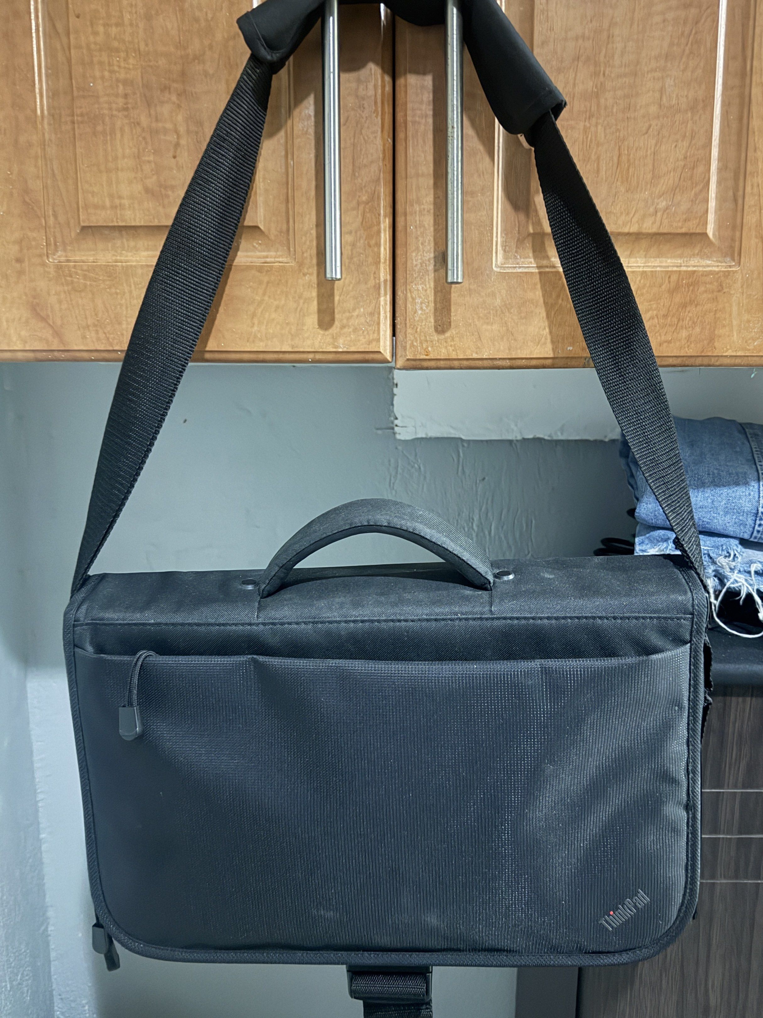 ThinkPad Laptop Bag (Category: Laptop Bags & Sleeves) located in Cebu City. Submitted by kyliesfabulousshop (Listing ID 1420278504, Image 1). Description: Very spacious Has lots of compartments .