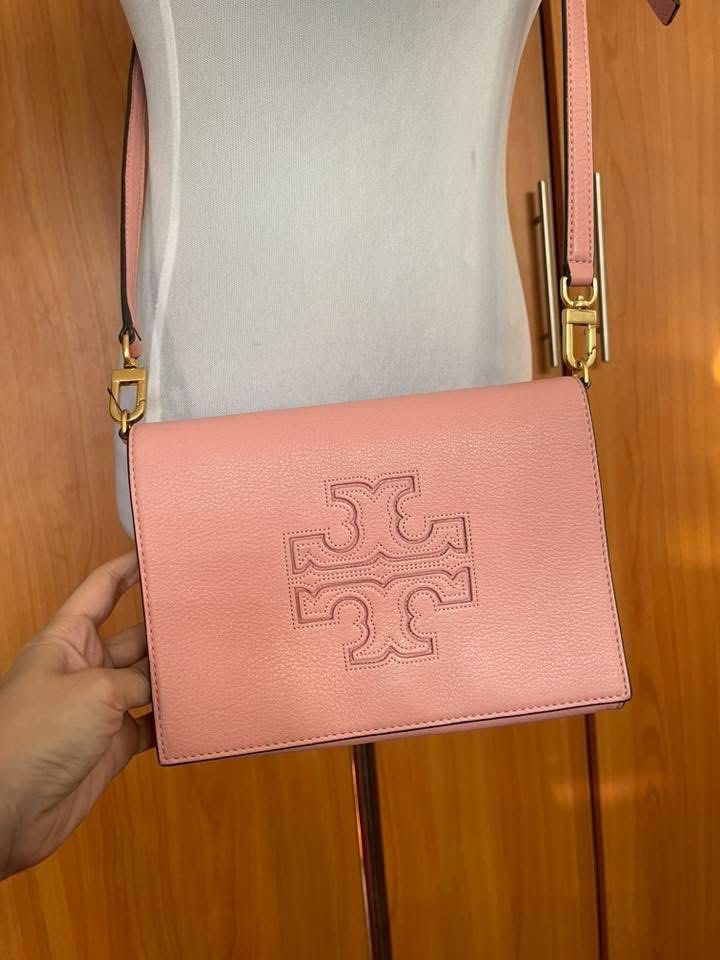 Tory Burch Cross Body/ Clutch Bag (Category: Luxury Bags & Wallets) located in Davao. Submitted by marmidc (Listing ID 1420194606, Image 2). Description: Like new. All leather Removable Sling.