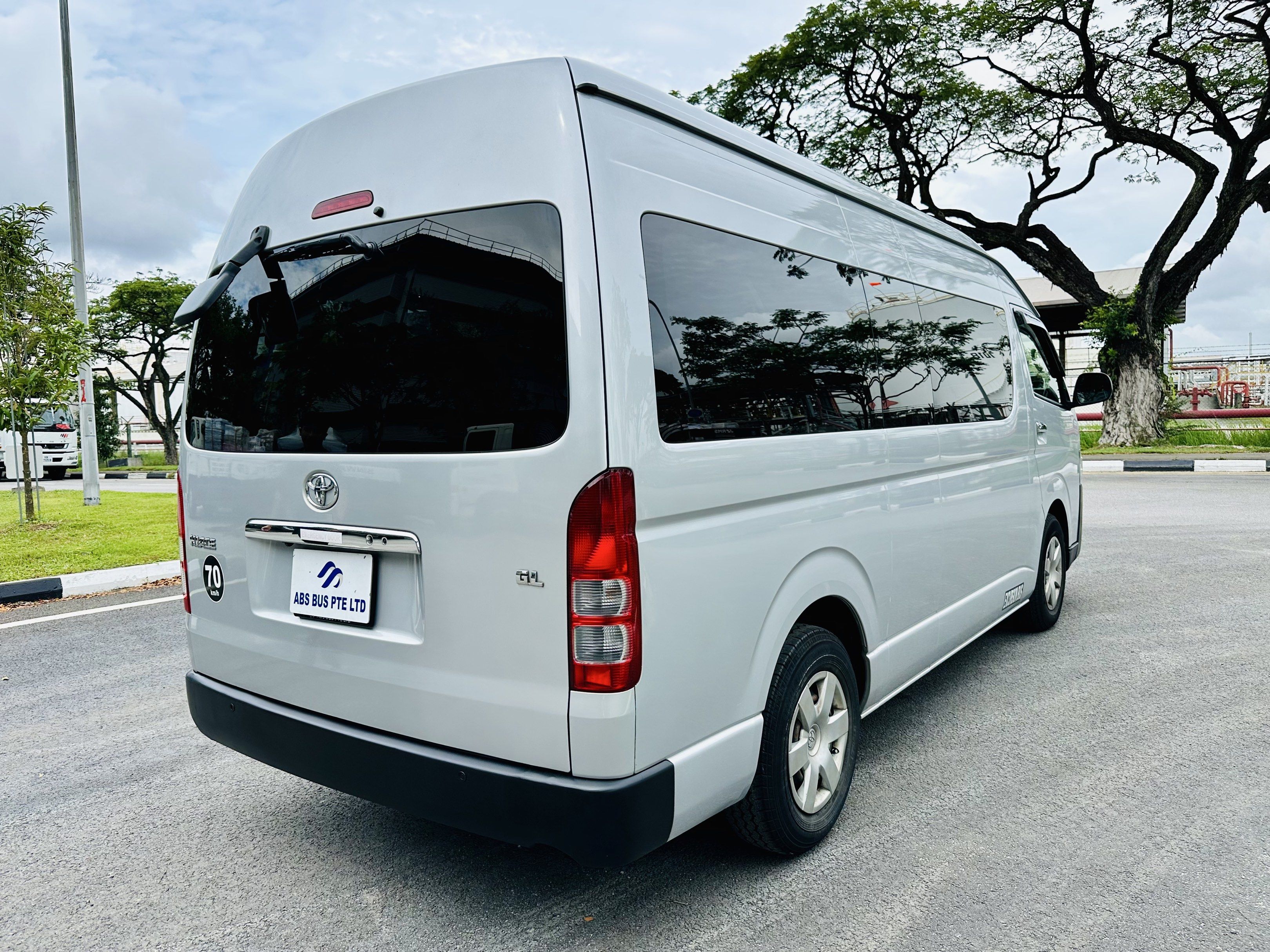 Toyota Hiace Commuter 2.8 GL Auto, Cars, Commercial Vehicles, Used on ...