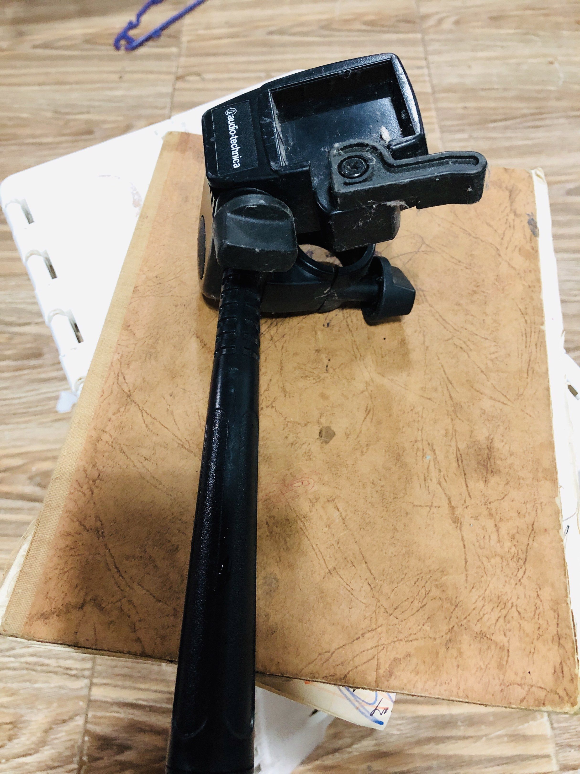 tripod head (Category: Cameras) located in Manila. Submitted by noemiaspa1702 (Listing ID 1420322139, Image 1). Description: tripod head for camera audio-technica brand japan.