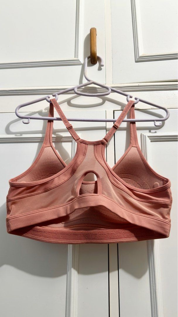 Under Armour Infinity 2.0 Low Sports Bra (Category: Activewear) located in Balayan. Submitted by nixsolomon (Listing ID 1420258665, Image 2). Description: Srp: 2,195 Size: International M/A-C No signs of usage RFS: decluterring.