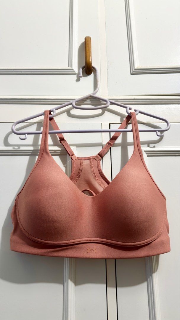 Under Armour Infinity 2.0 Low Sports Bra (Category: Activewear) located in Balayan. Submitted by nixsolomon (Listing ID 1420258665, Image 1). Description: Srp: 2,195 Size: International M/A-C No signs of usage RFS: decluterring.