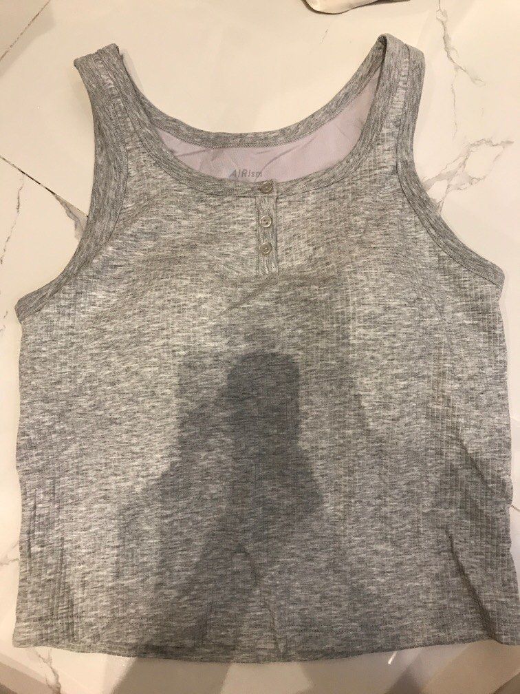 uniqlo bra airism (Category: Sleeveless) located in Bago City. Submitted by oliviacons (Listing ID 1420301251, Image 1). Description: .