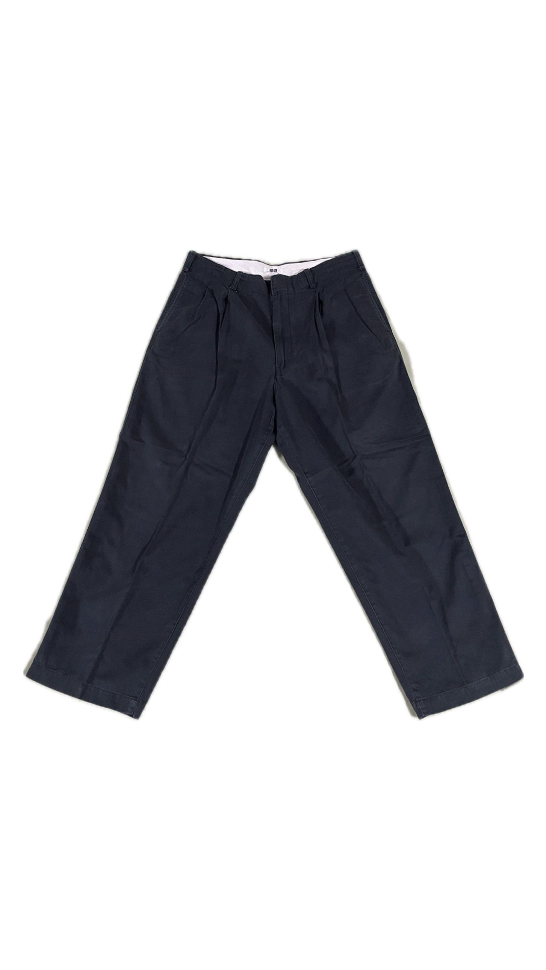 Uniqlo U Pleated Wide Pants (Category: Trousers) located in Manila. Submitted by jplav (Listing ID 1420197869, Image 1). Description: - 85cm - tapered.