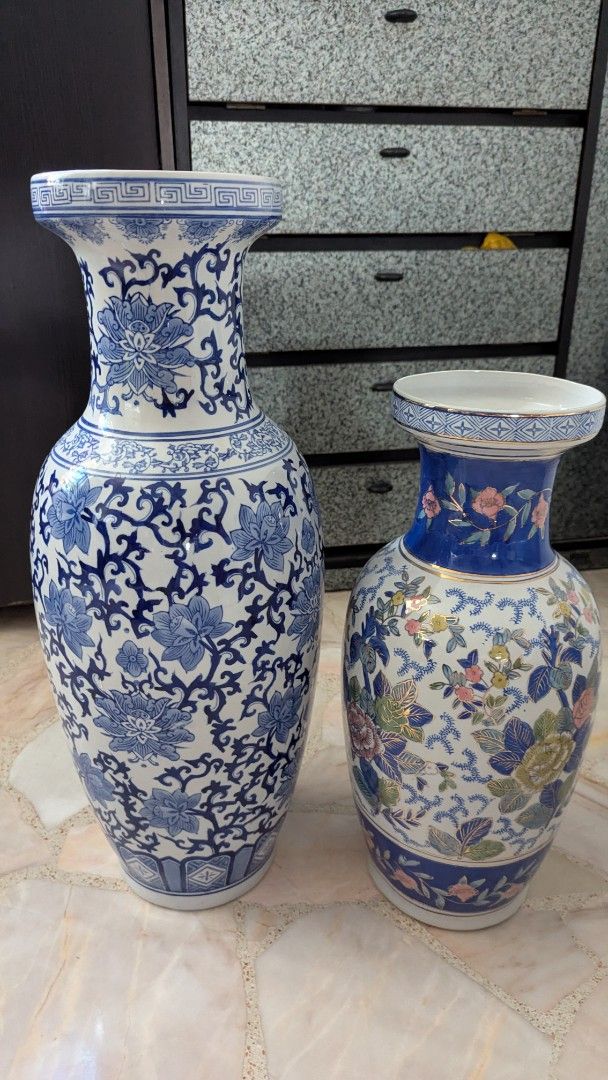 Vases (Category: Vases & Decorative Bowls) located in Singapore. Submitted by xwxw18 (Listing ID 1420190813, Image 1). Description: .
